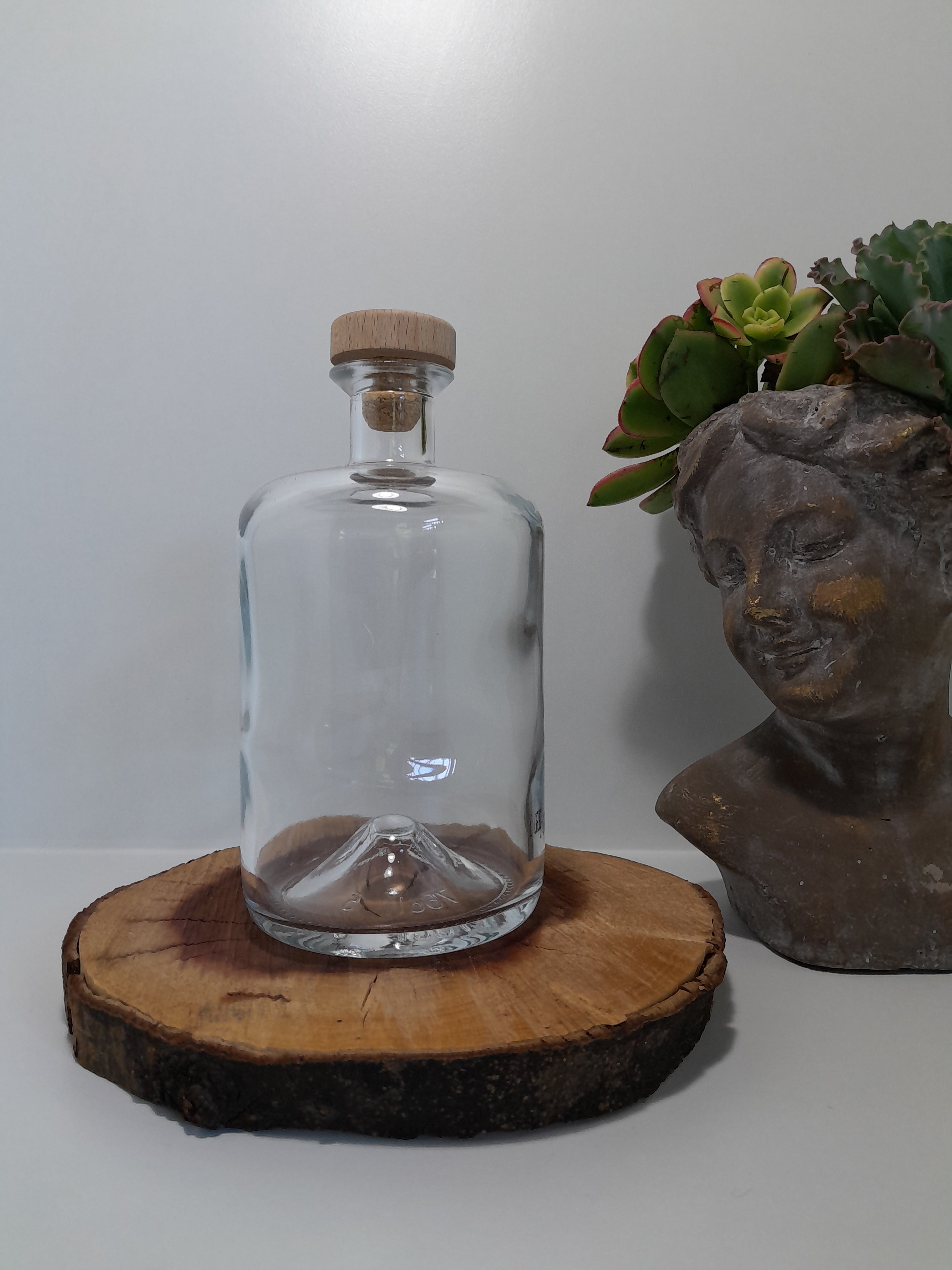 Herbalist Glass Bottle with Bar Stopper 750 ml