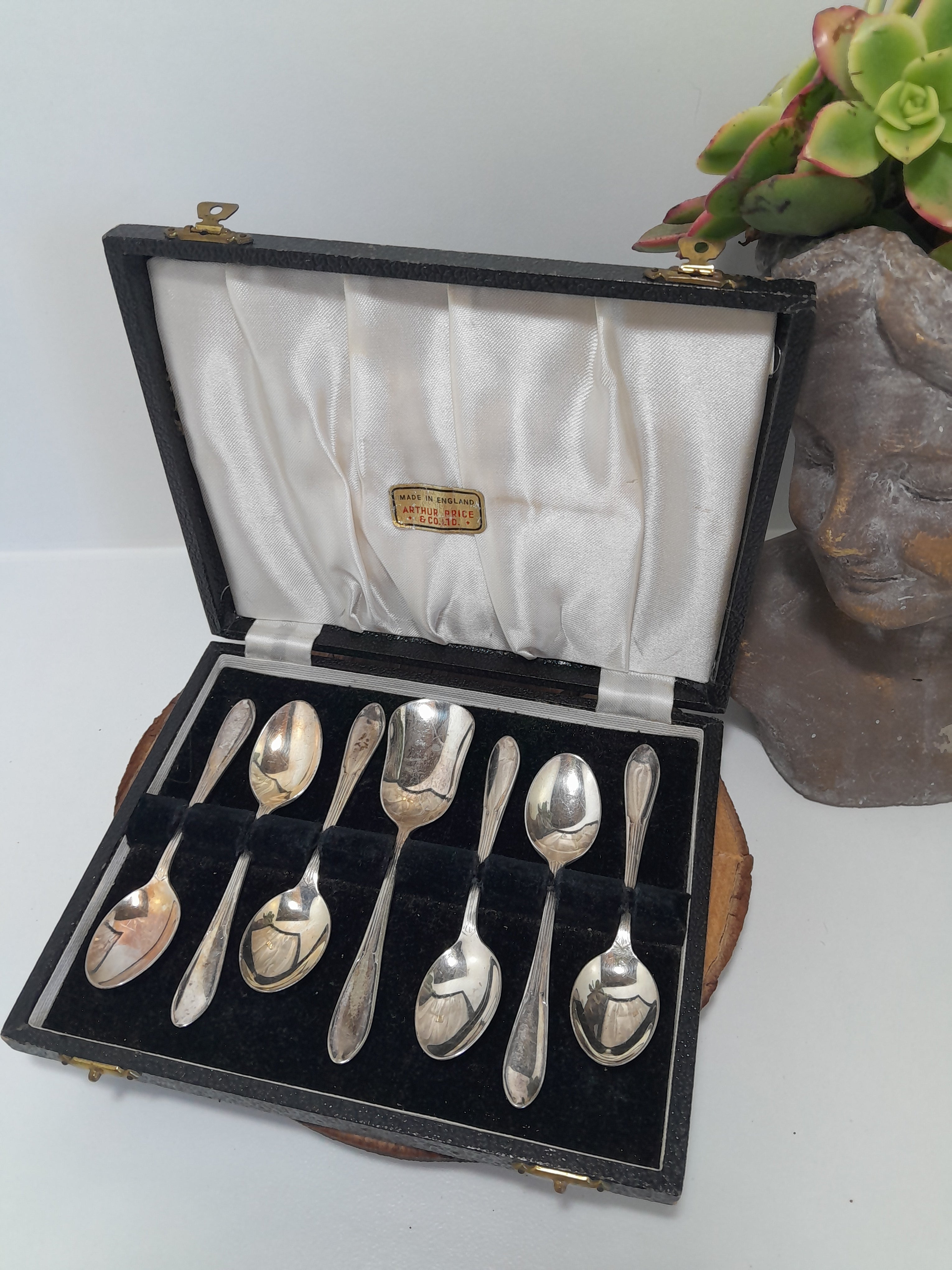 Vintage Cased Set of Six Silver Plated Teaspoons & a Sugar Spoon - Arthur Price & Co. Ltd. England.