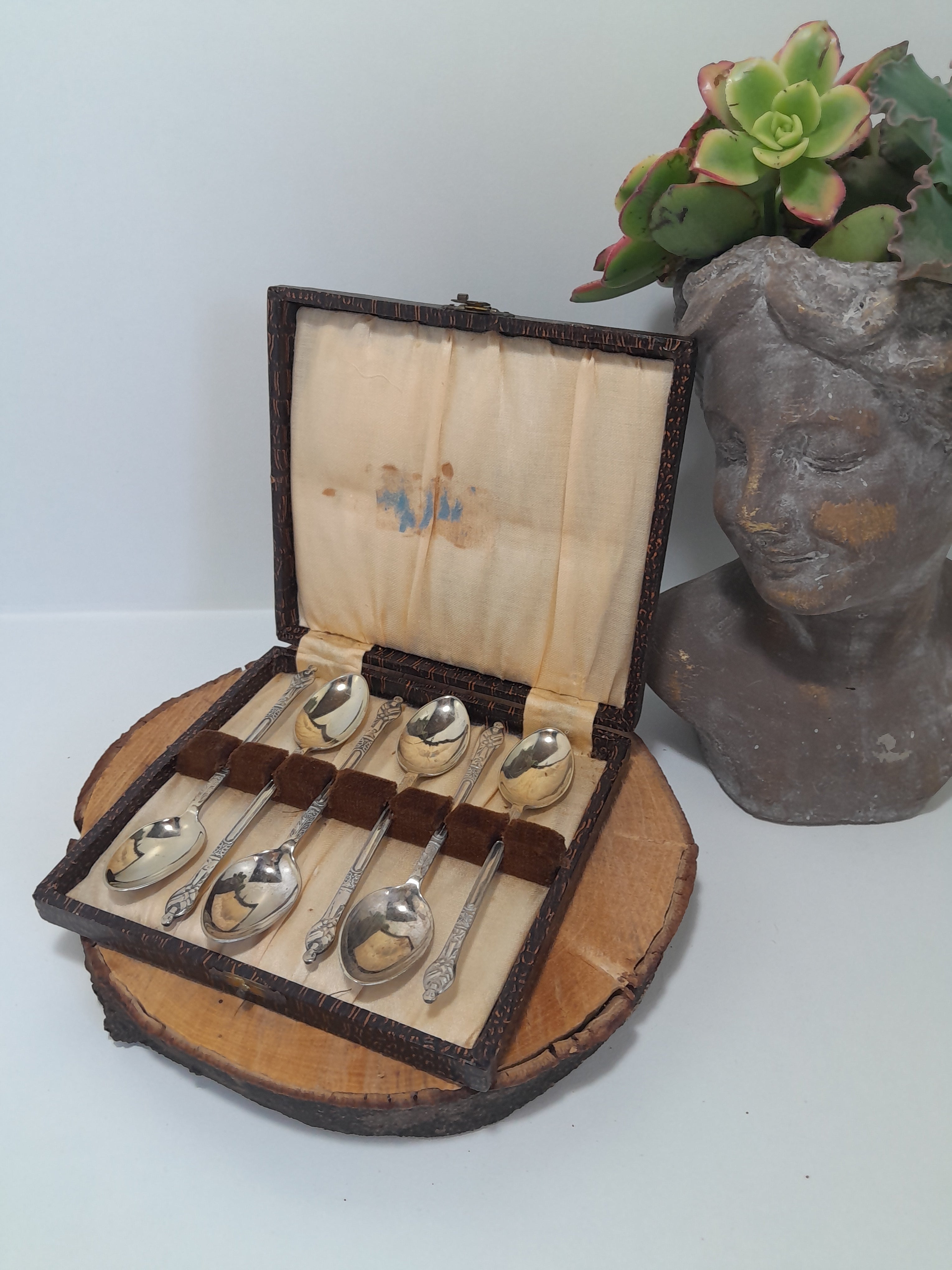 Vintage Boxed Set of Six Silver-plated Apostle spoons, Presented in Their Original Case.