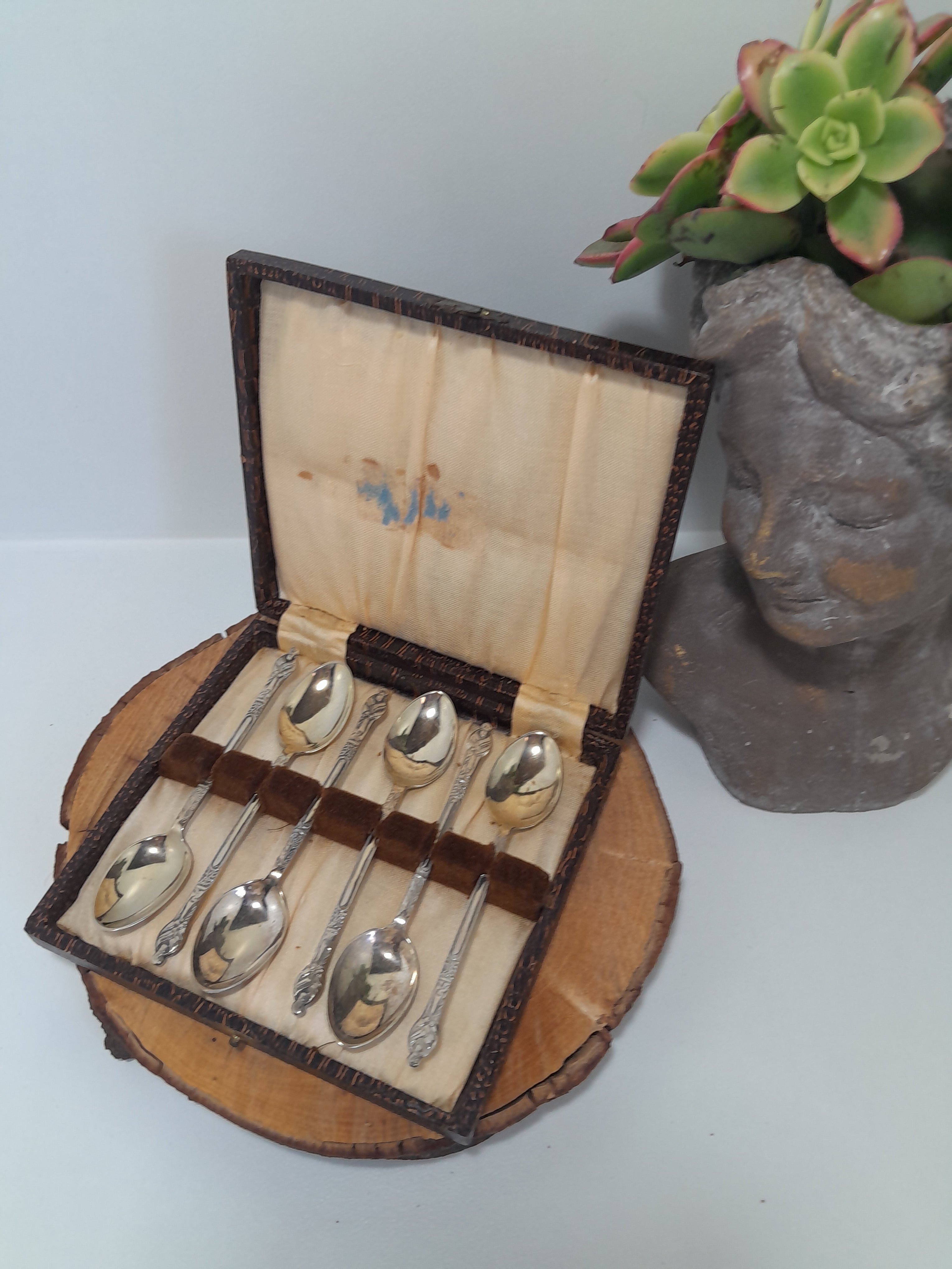 Vintage Boxed Set of Six Silver-plated Apostle spoons, Presented in Their Original Case.