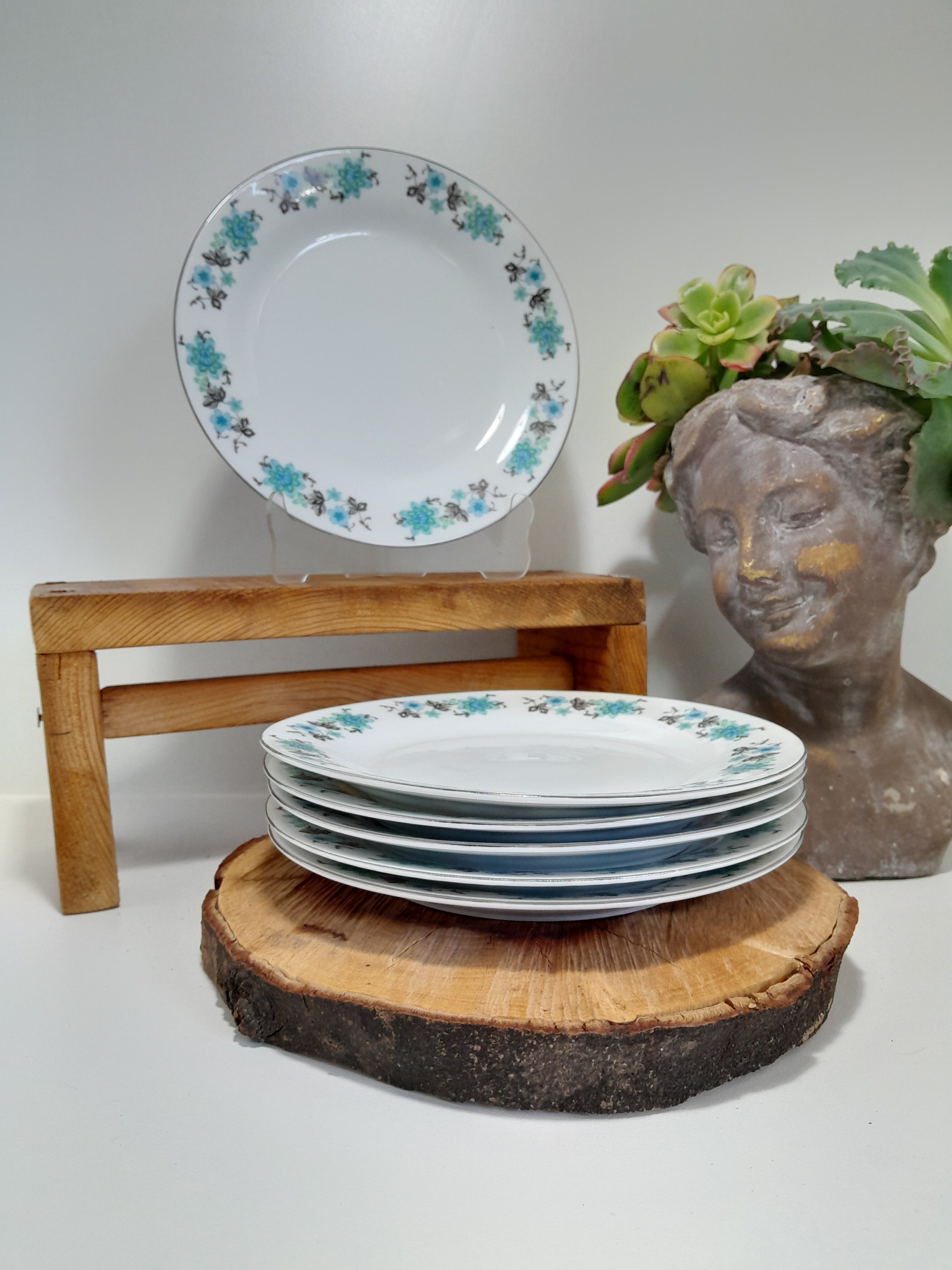 Set of 6 Porcelain Side Plates with Blue Floral Pattern