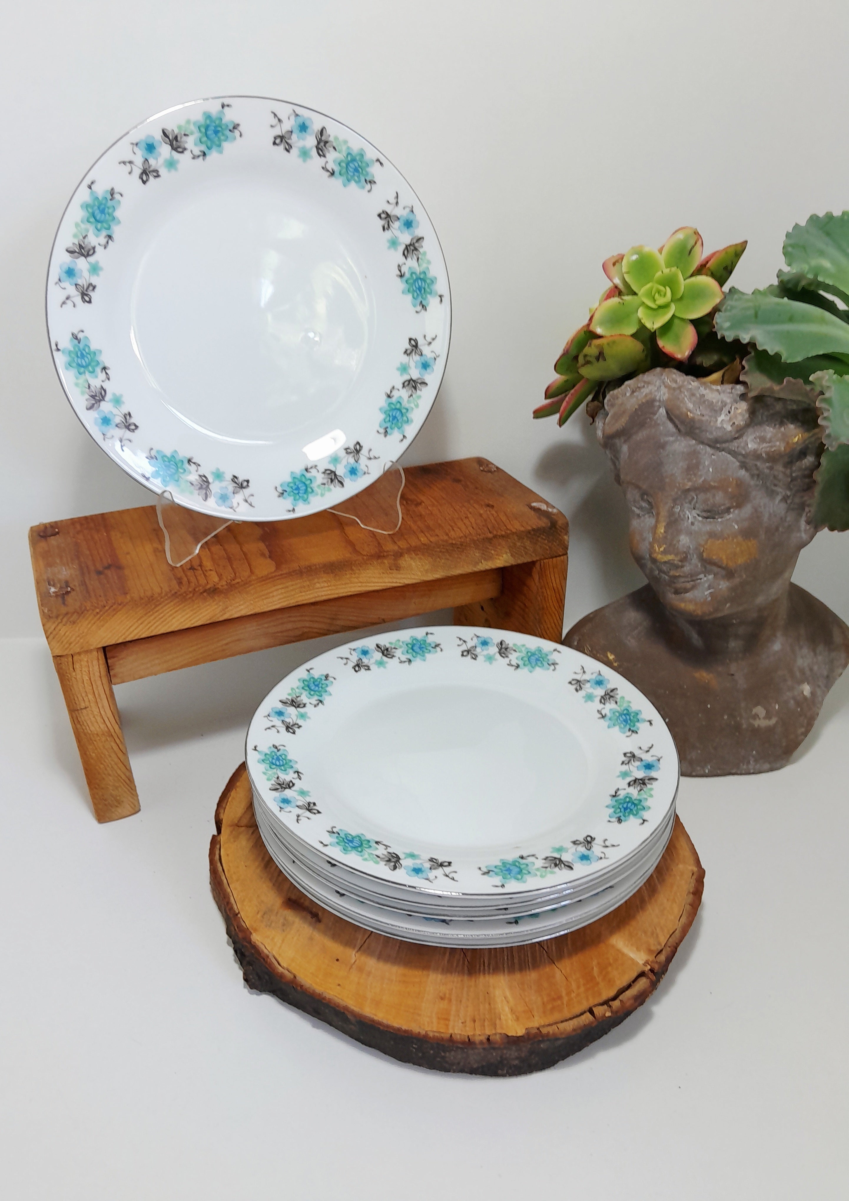 Set of 6 Porcelain Side Plates with Blue Floral Pattern