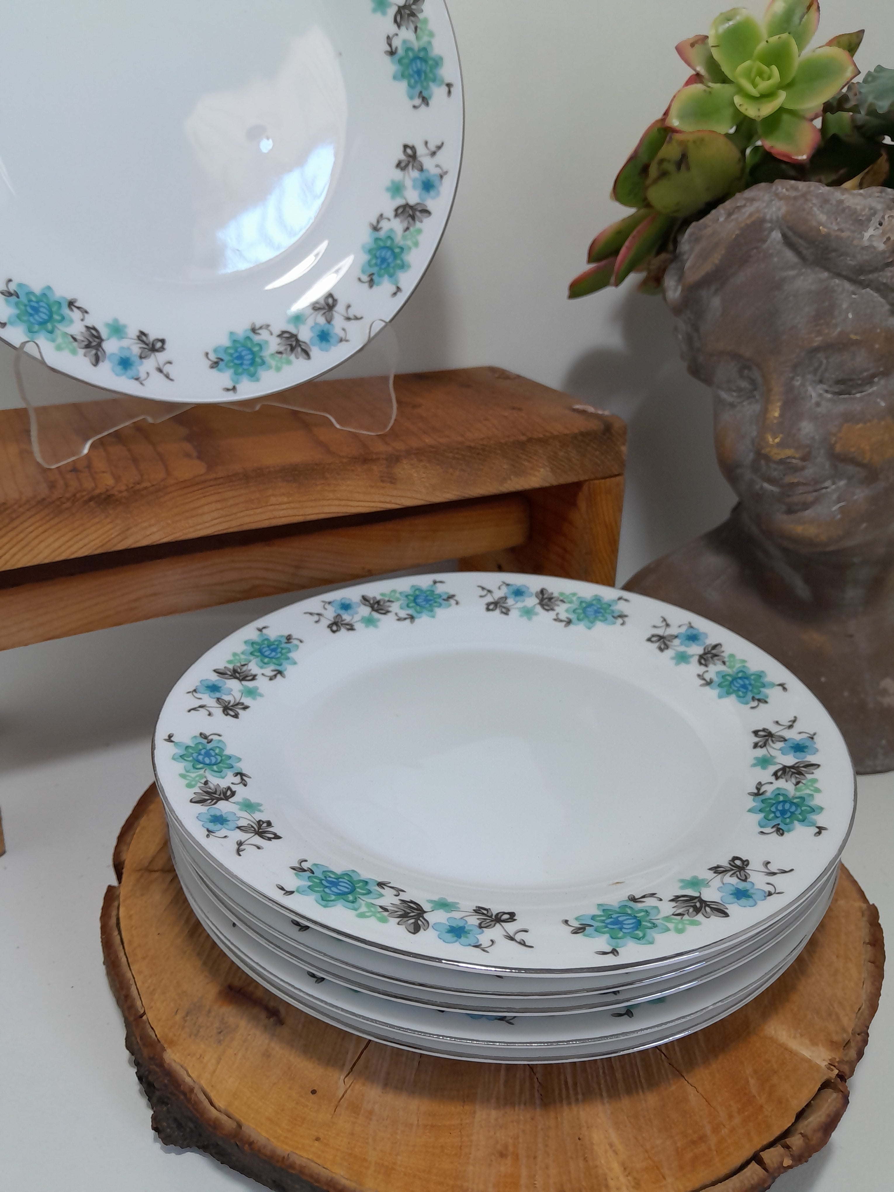 Set of 6 Porcelain Side Plates with Blue Floral Pattern