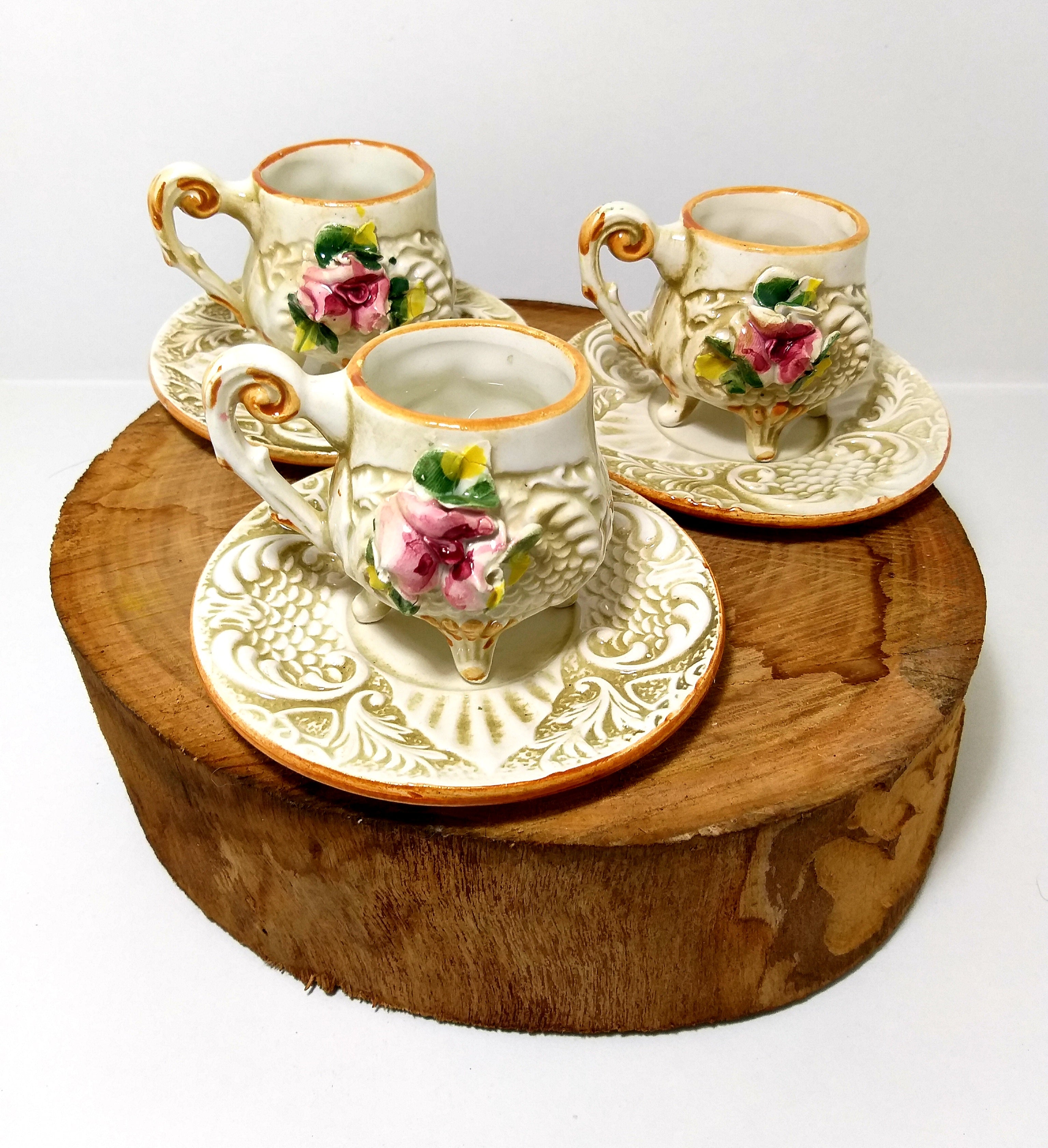 Most Beautiful Vintage Set Of Italian Capodimonte Footed Demitasse Cups & Saucers