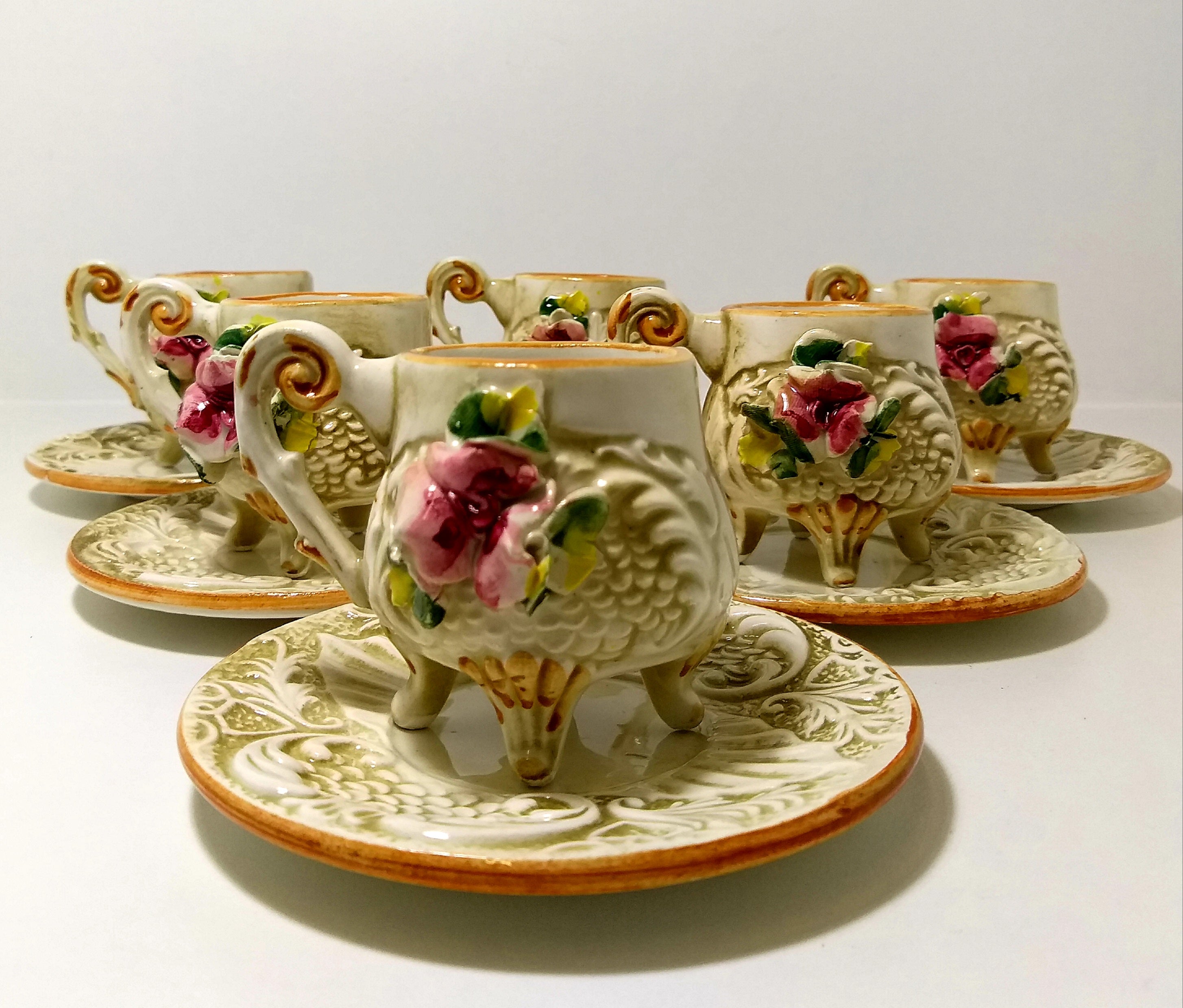 Most Beautiful Vintage Set Of Italian Capodimonte Footed Demitasse Cups & Saucers