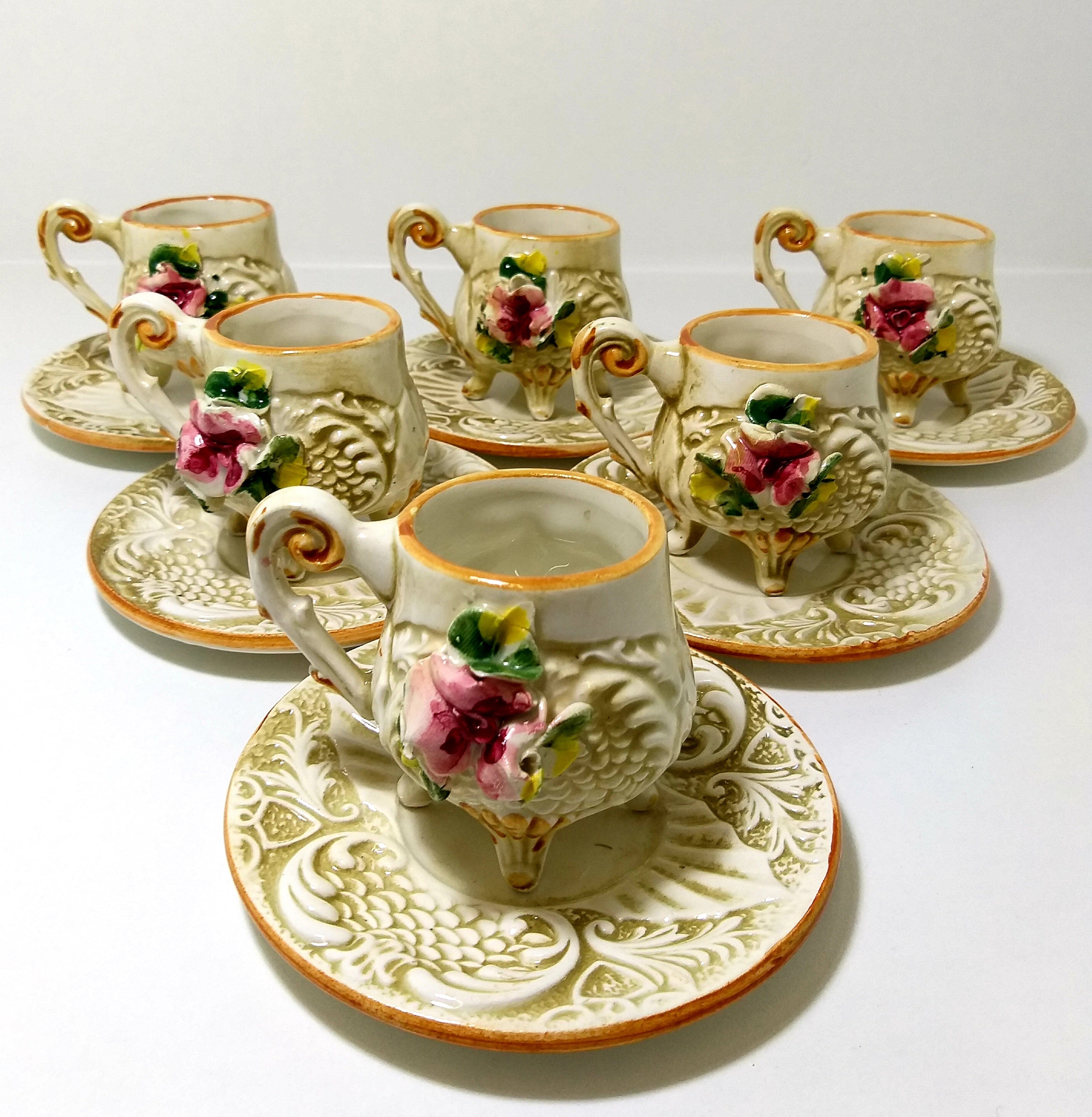 Most Beautiful Vintage Set Of Italian Capodimonte Footed Demitasse Cups & Saucers
