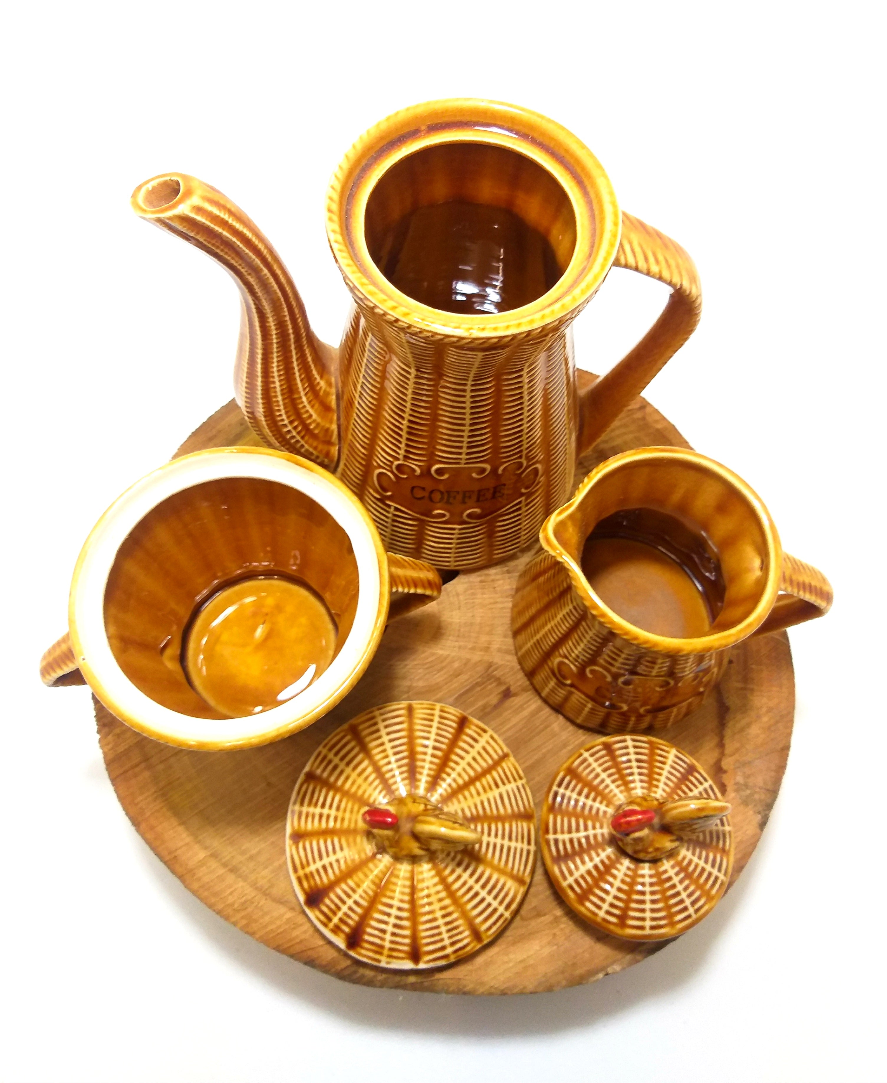 Beautiful Mid Century Basket Weave Ceramic Coffee Set With Rooster Detail – Coffee Pot, Creamer & Lidded Sugar Bowl