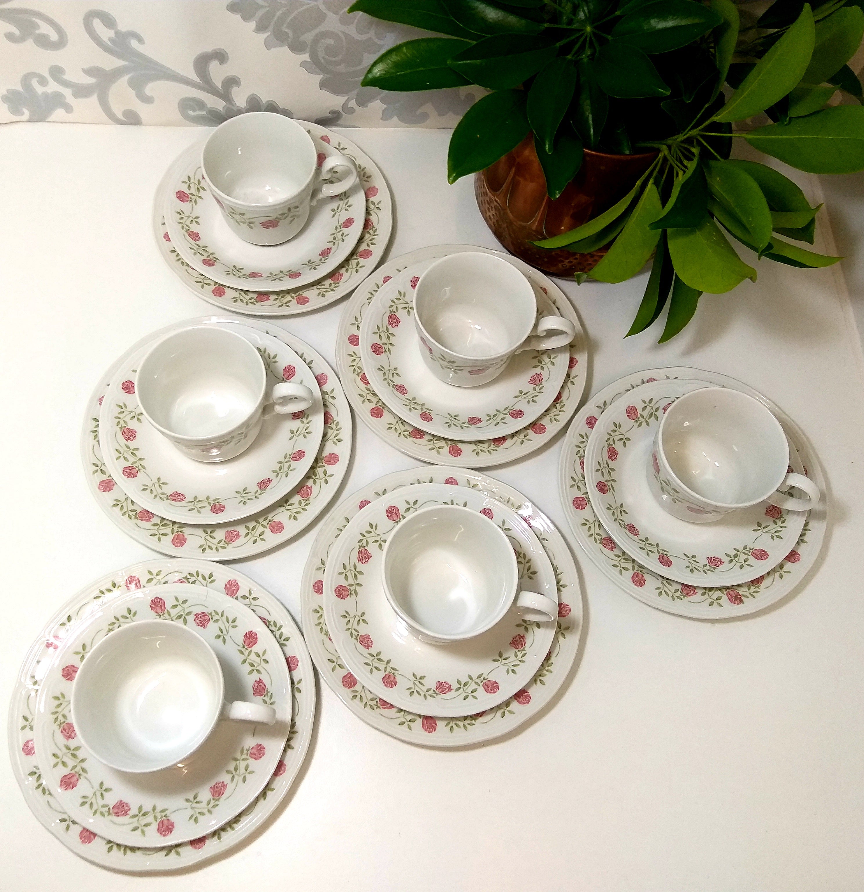 French Vintage Set Of 6 Complete Mary Lou Tea Trios – Cup, Saucer & Tea Plate