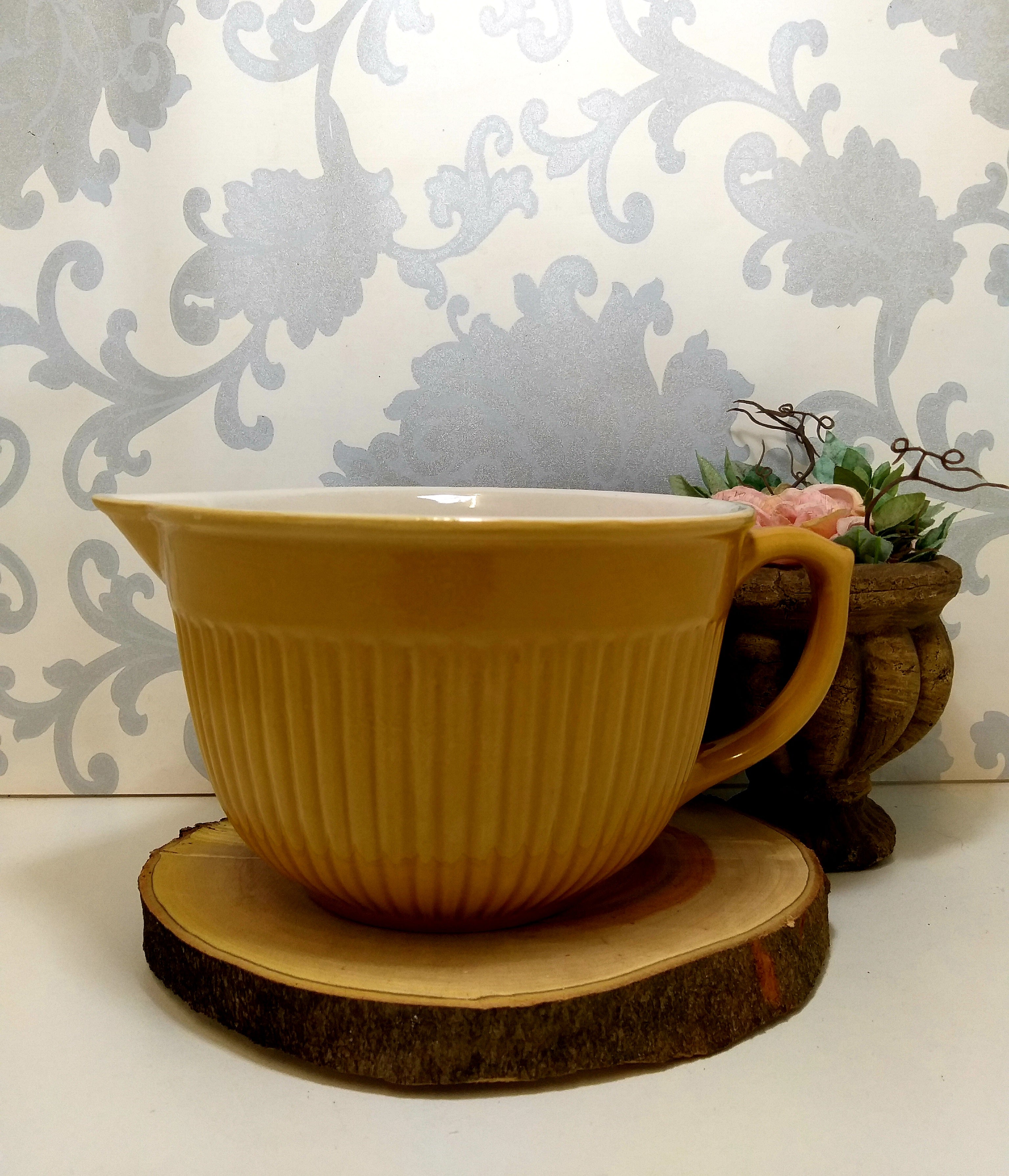 Beautiful Soft Brown Coloured Mixing Bowl With Spout & Handle