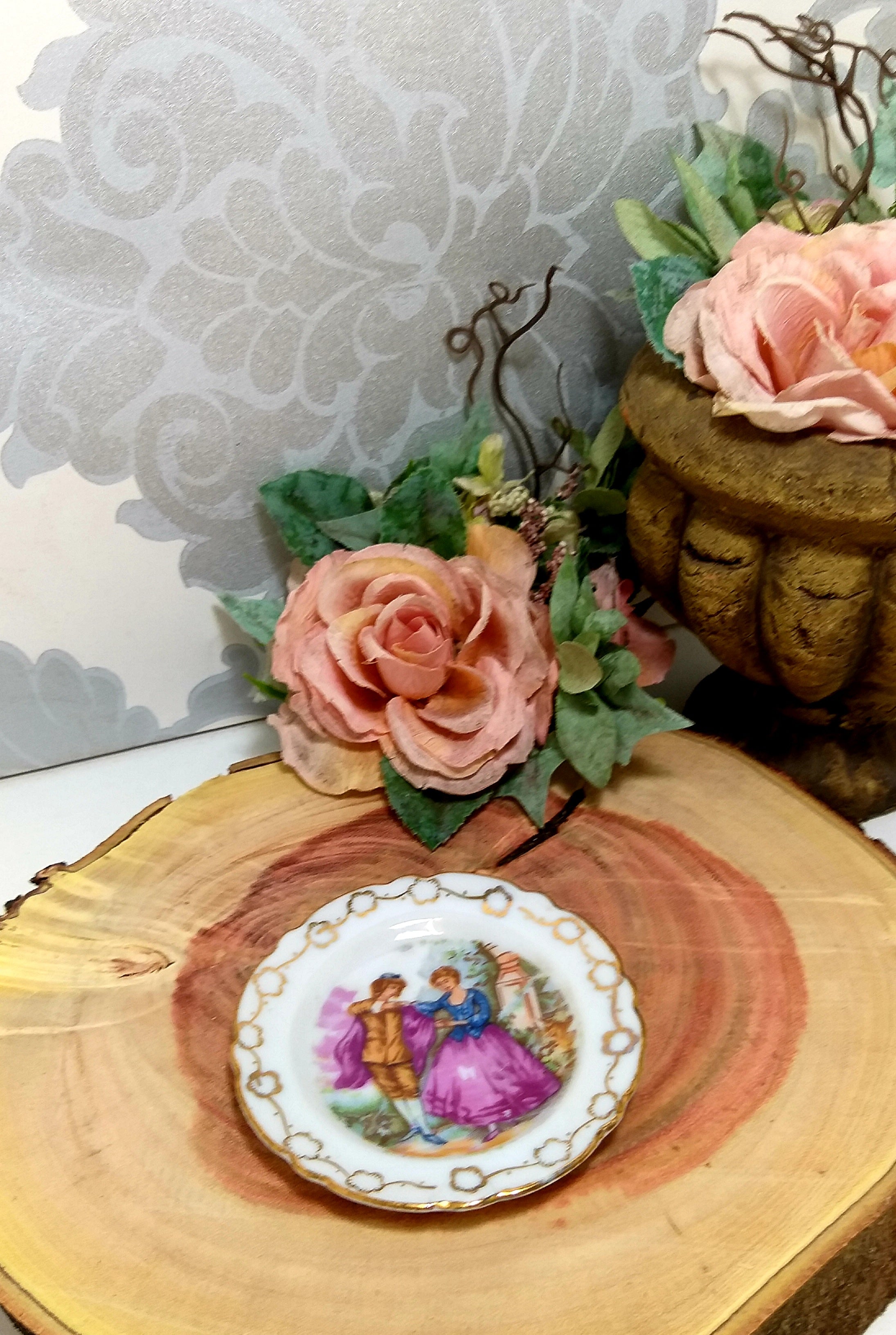 Small Collectable Pin Dish With Gold Trim And Romance Scenery