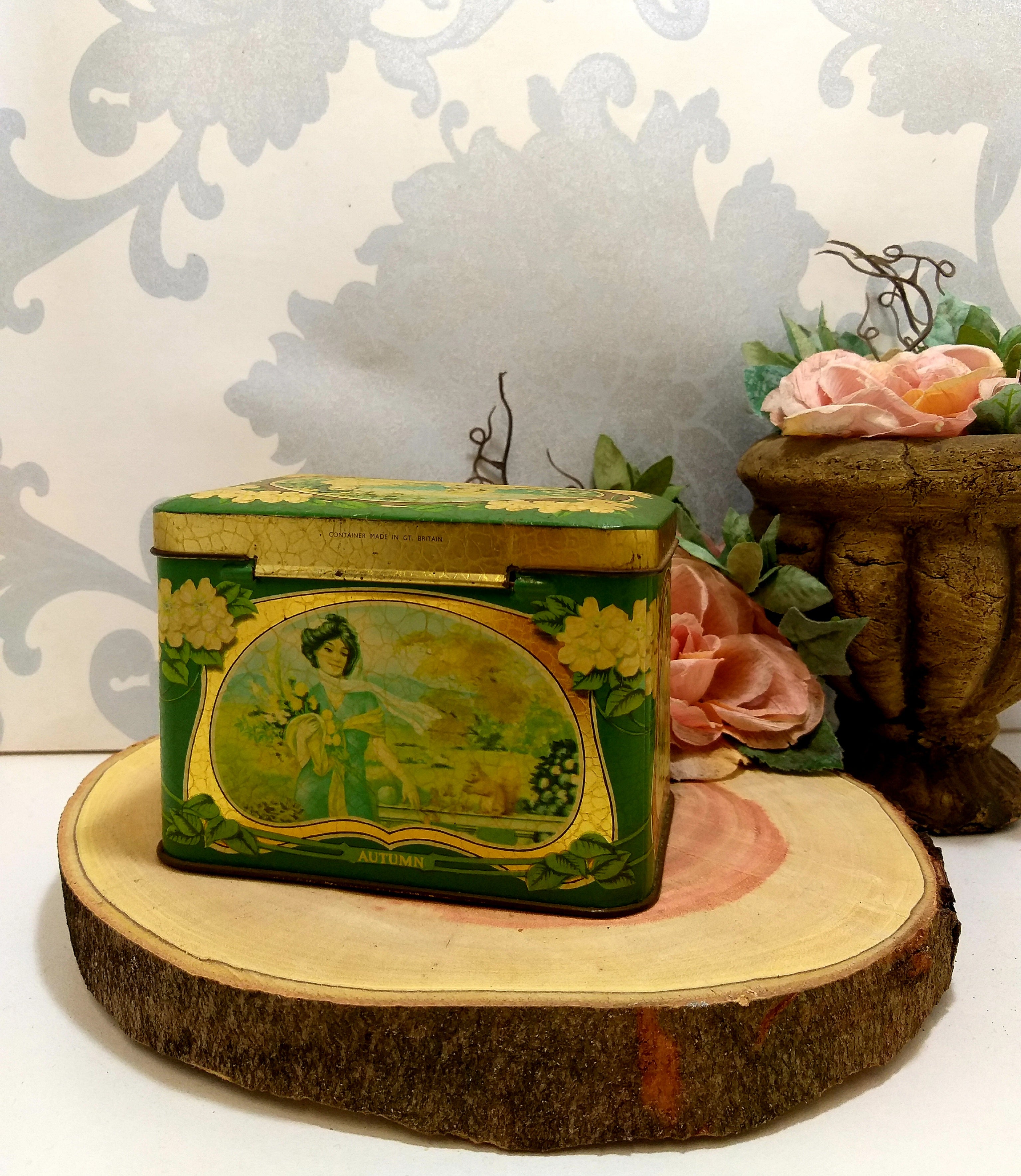 Collectable Vintage Green & Gold Tin With Lacquered Effect