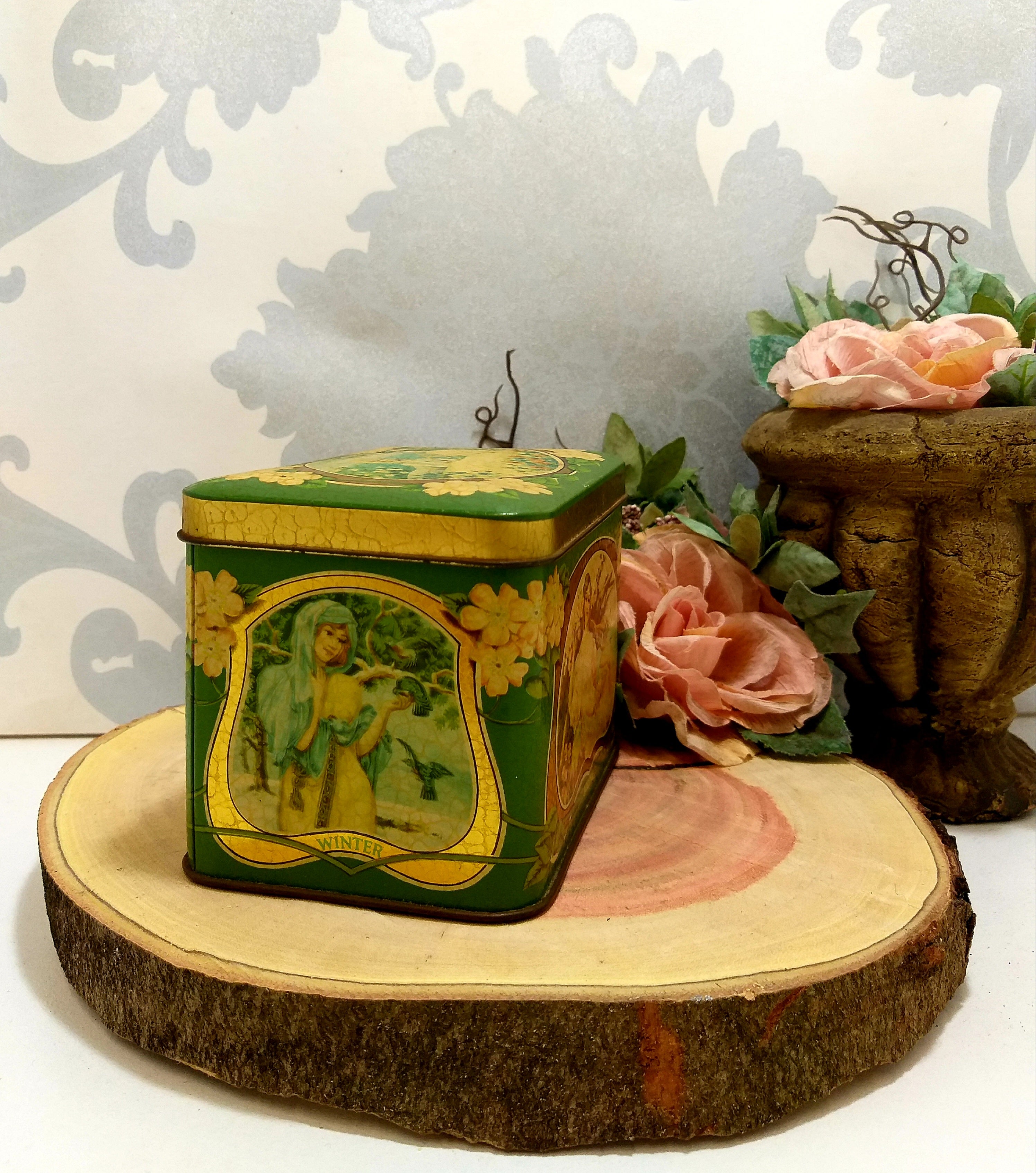 Collectable Vintage Green & Gold Tin With Lacquered Effect