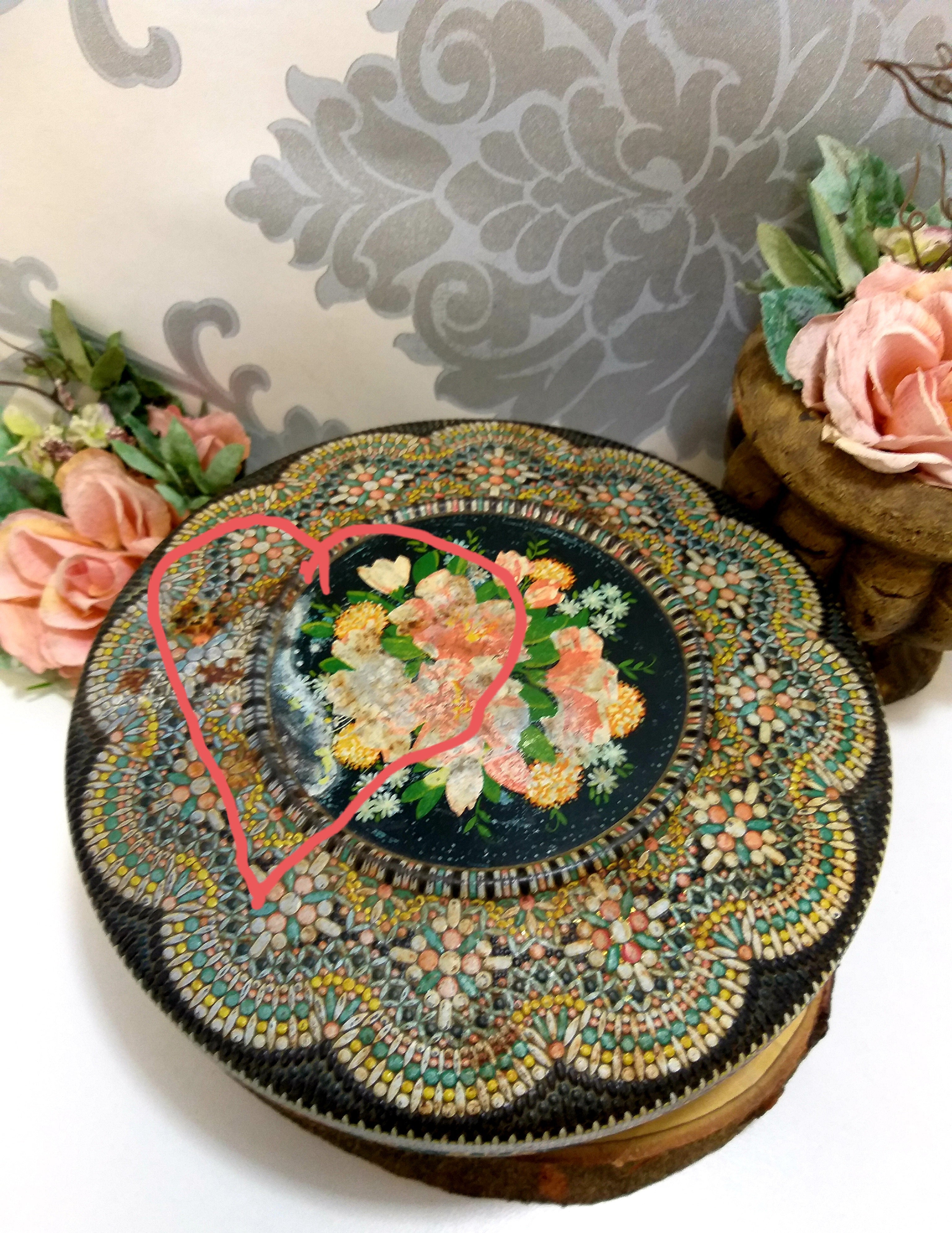 Gorgeous Collectable Antique Huntley & Palmer Biscuit Tin