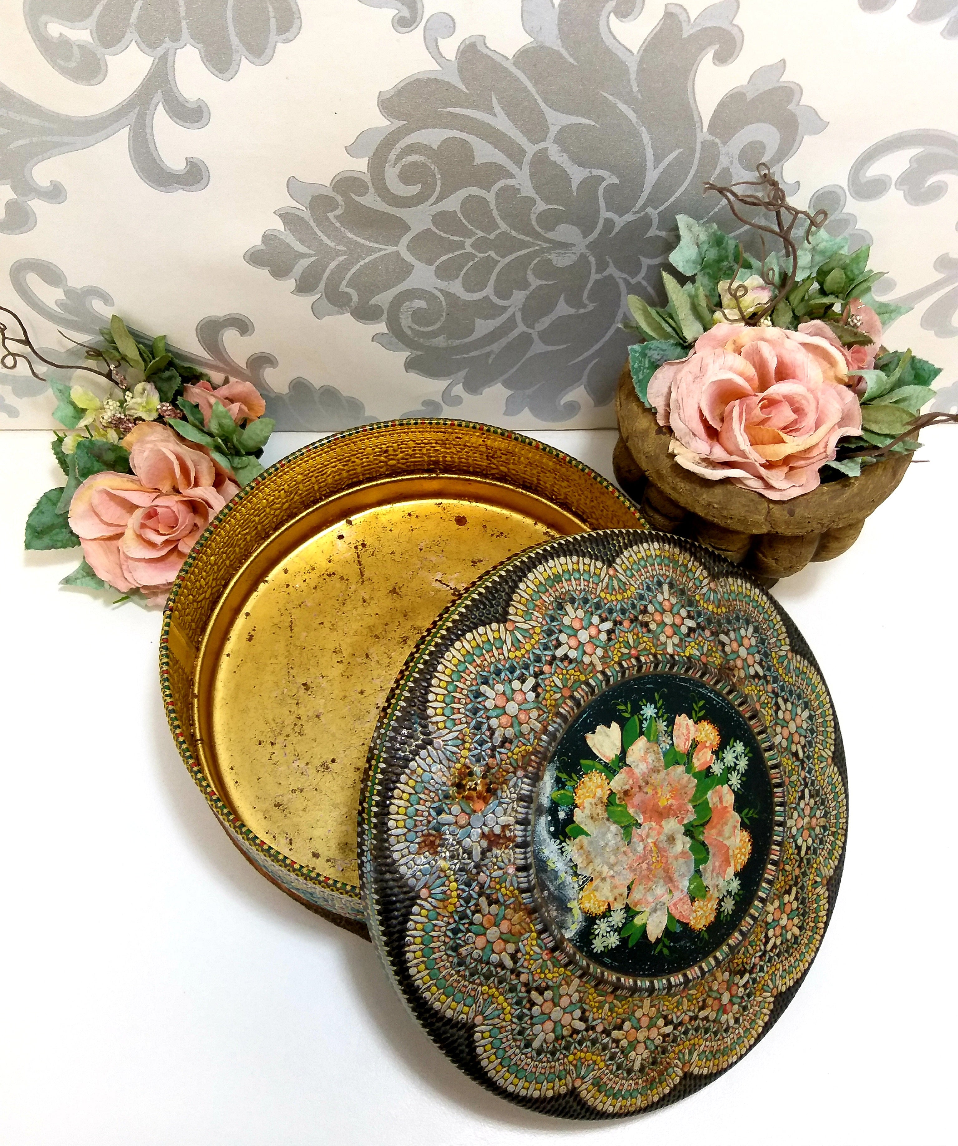 Gorgeous Collectable Antique Huntley & Palmer Biscuit Tin