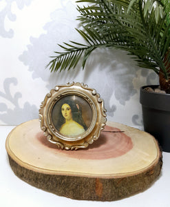 Beautiful Little Vintage Round Italian Frame With Vintage Picture