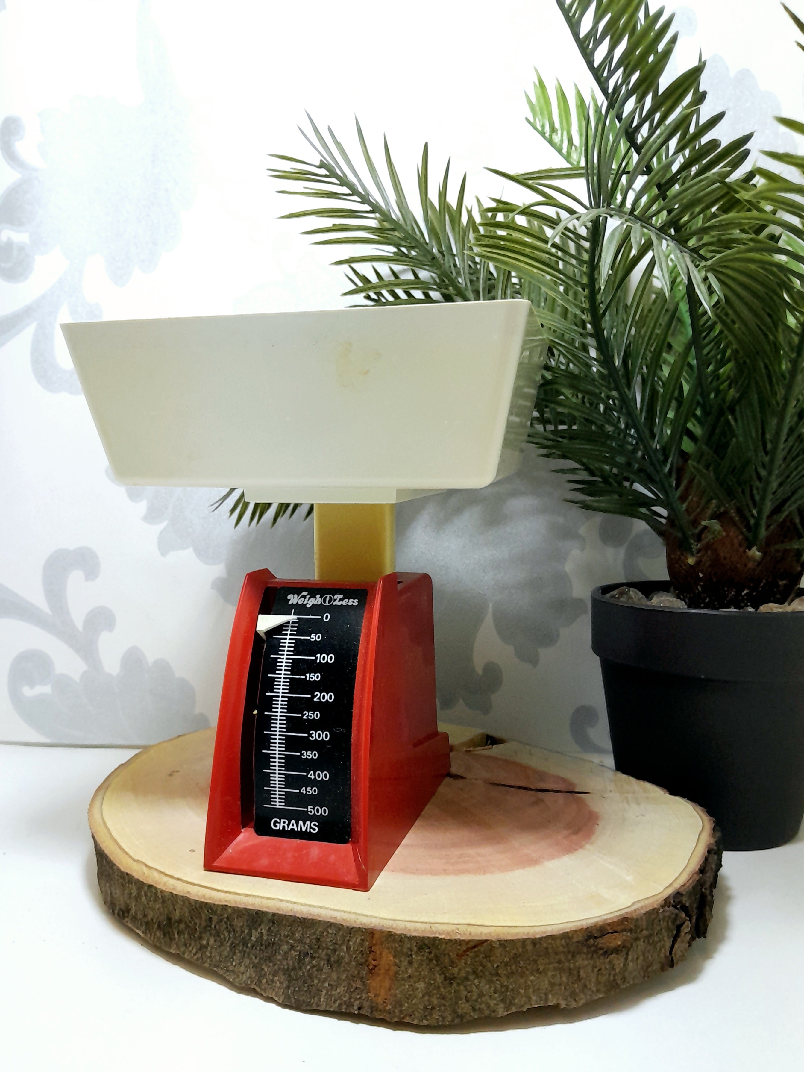 Small Red Vintage/Retro Weigh-Less Diet Scale With Removable Dish