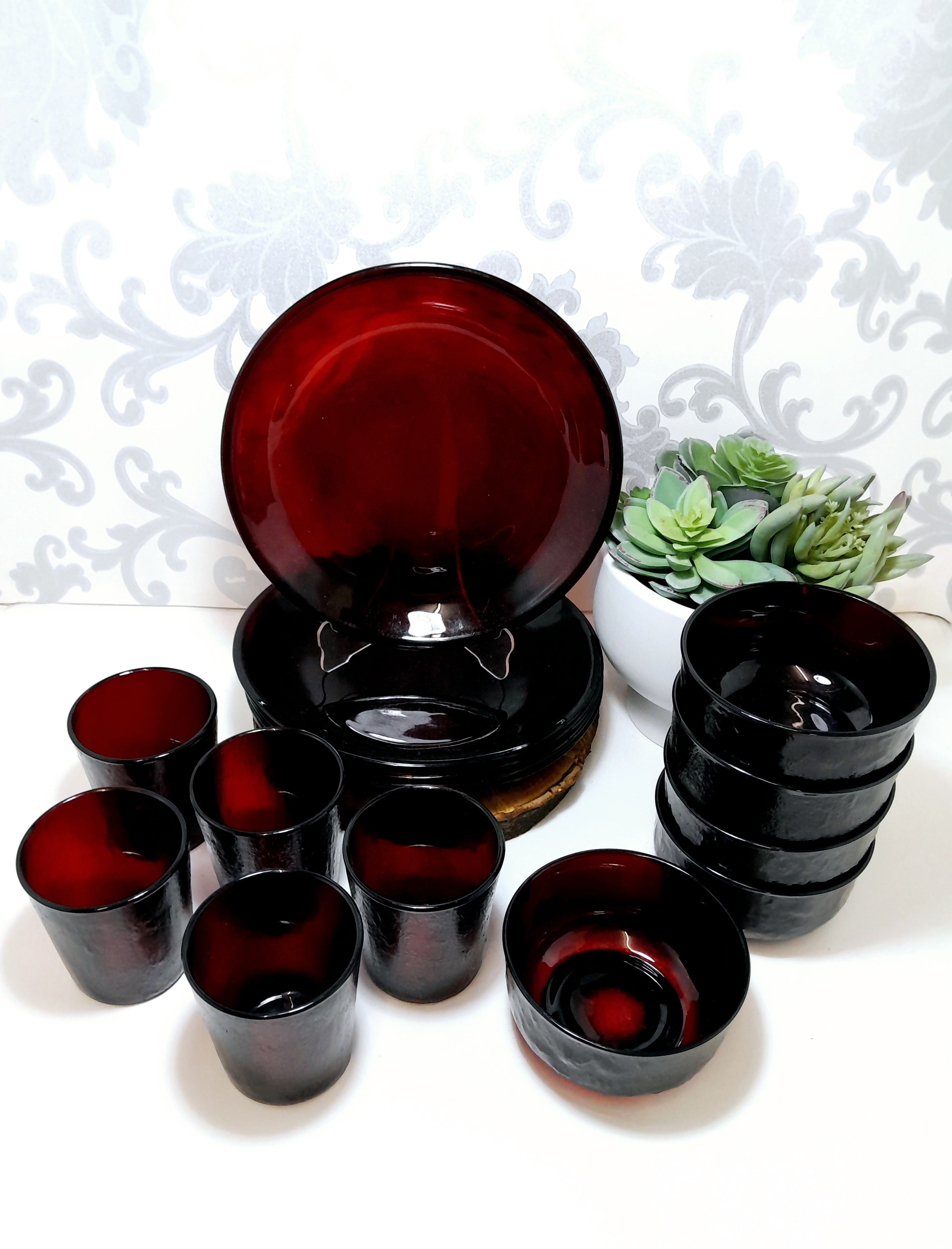 15 Piece Ruby Red Vintage Glass Breakfast Set – Plates, Bowls & Tumblers