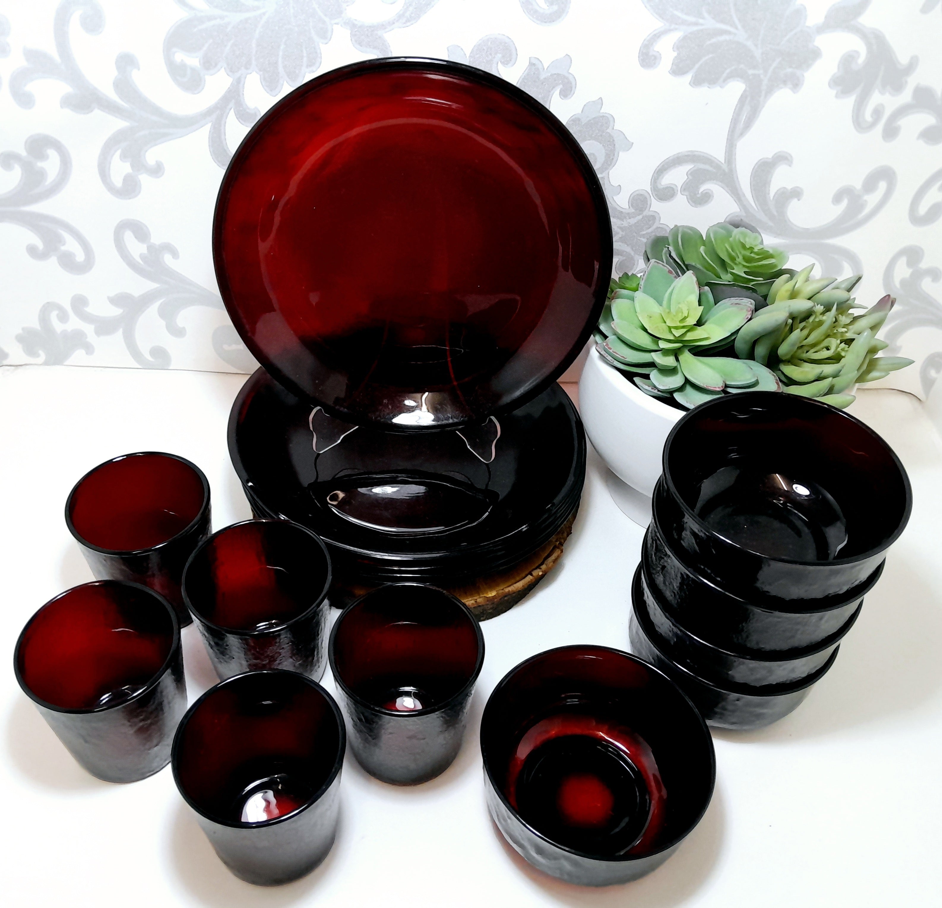 15 Piece Ruby Red Vintage Glass Breakfast Set – Plates, Bowls & Tumblers
