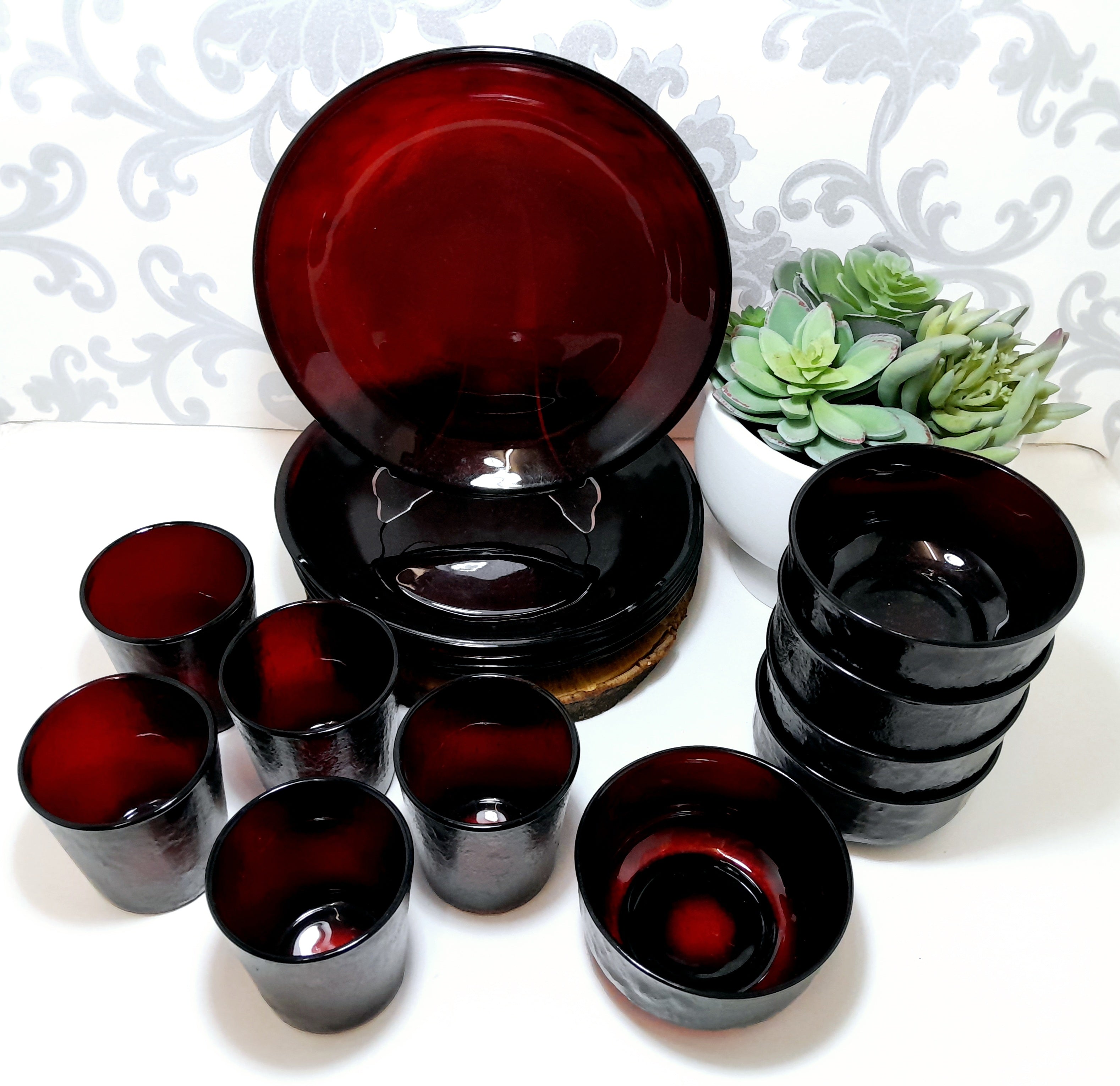 15 Piece Ruby Red Vintage Glass Breakfast Set – Plates, Bowls & Tumblers