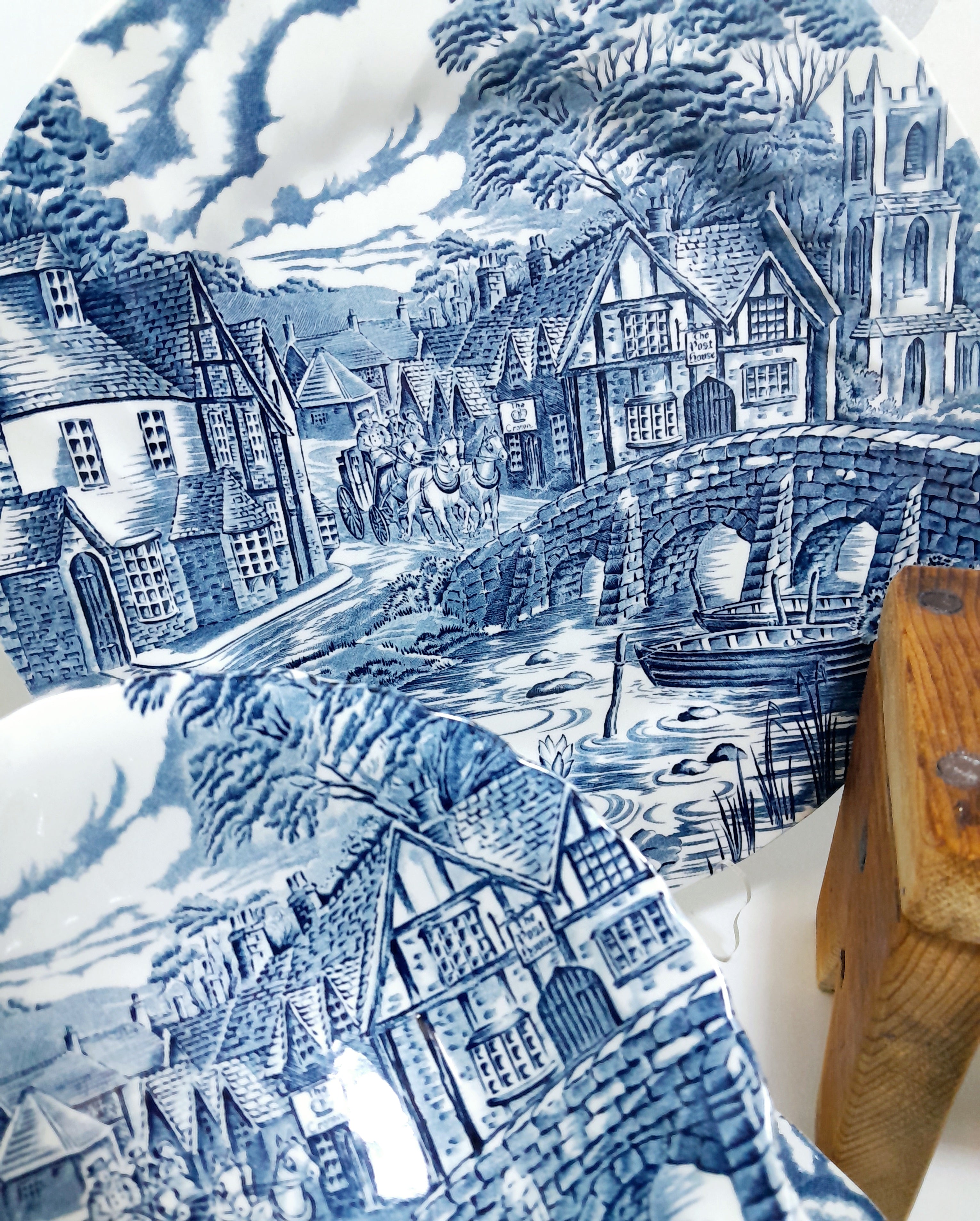 20 Piece Blue & White Alfred Meakin “The Post House” Dinner Set For Four