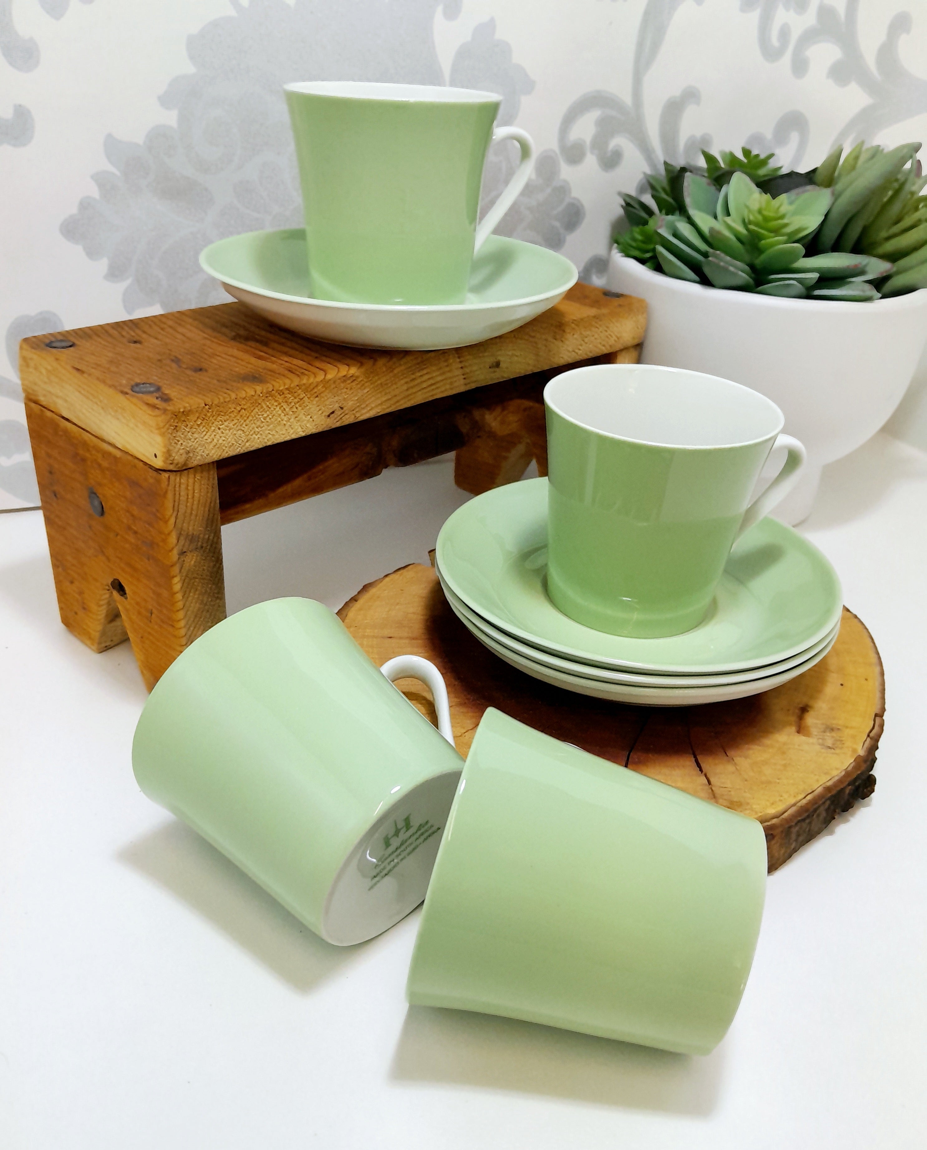 Vintage Set Of 4 Soft Green South African Constantia Duos – Cups & Saucers