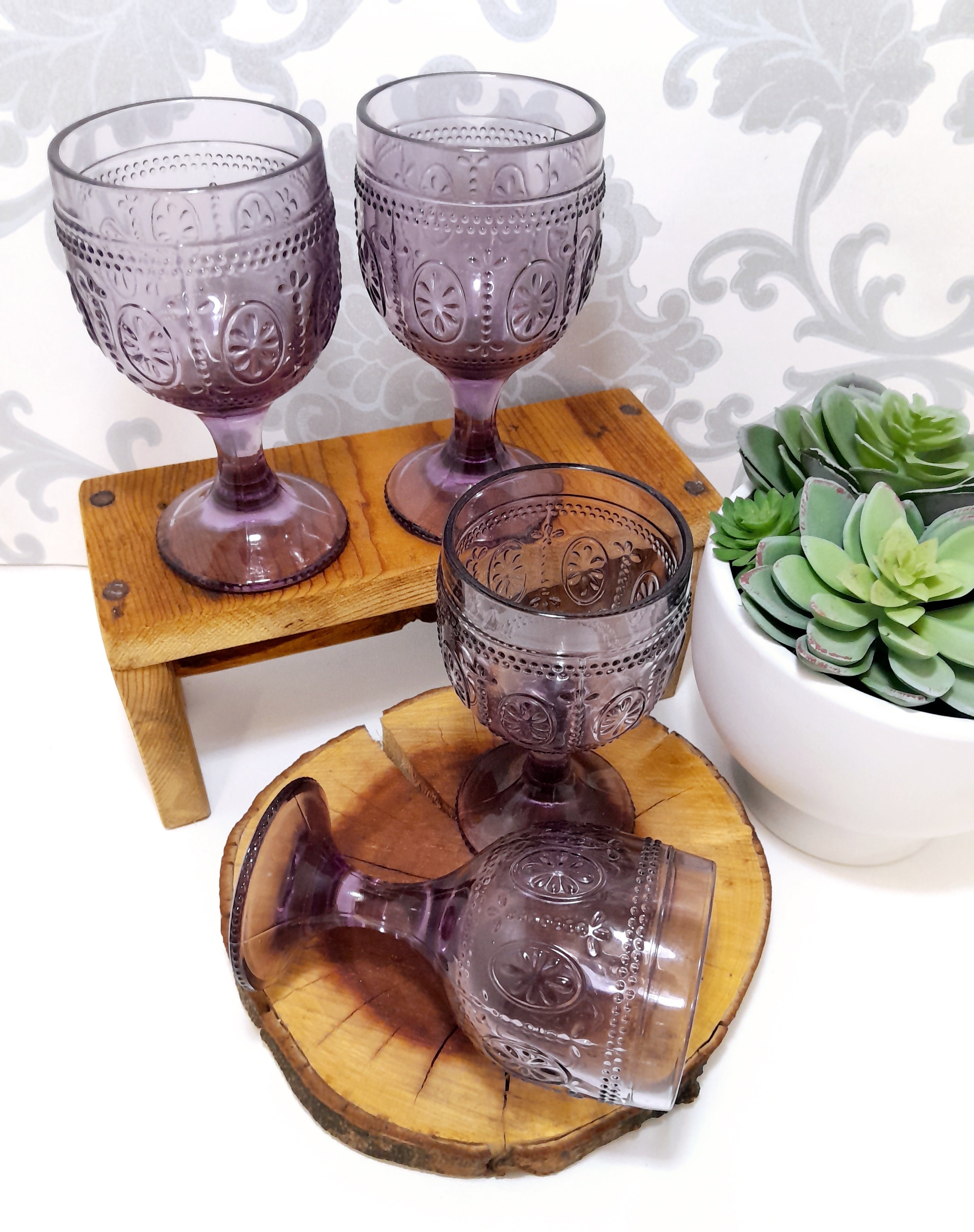 Contemporary Set Of 4 Purple Stemmed Wine Glasses