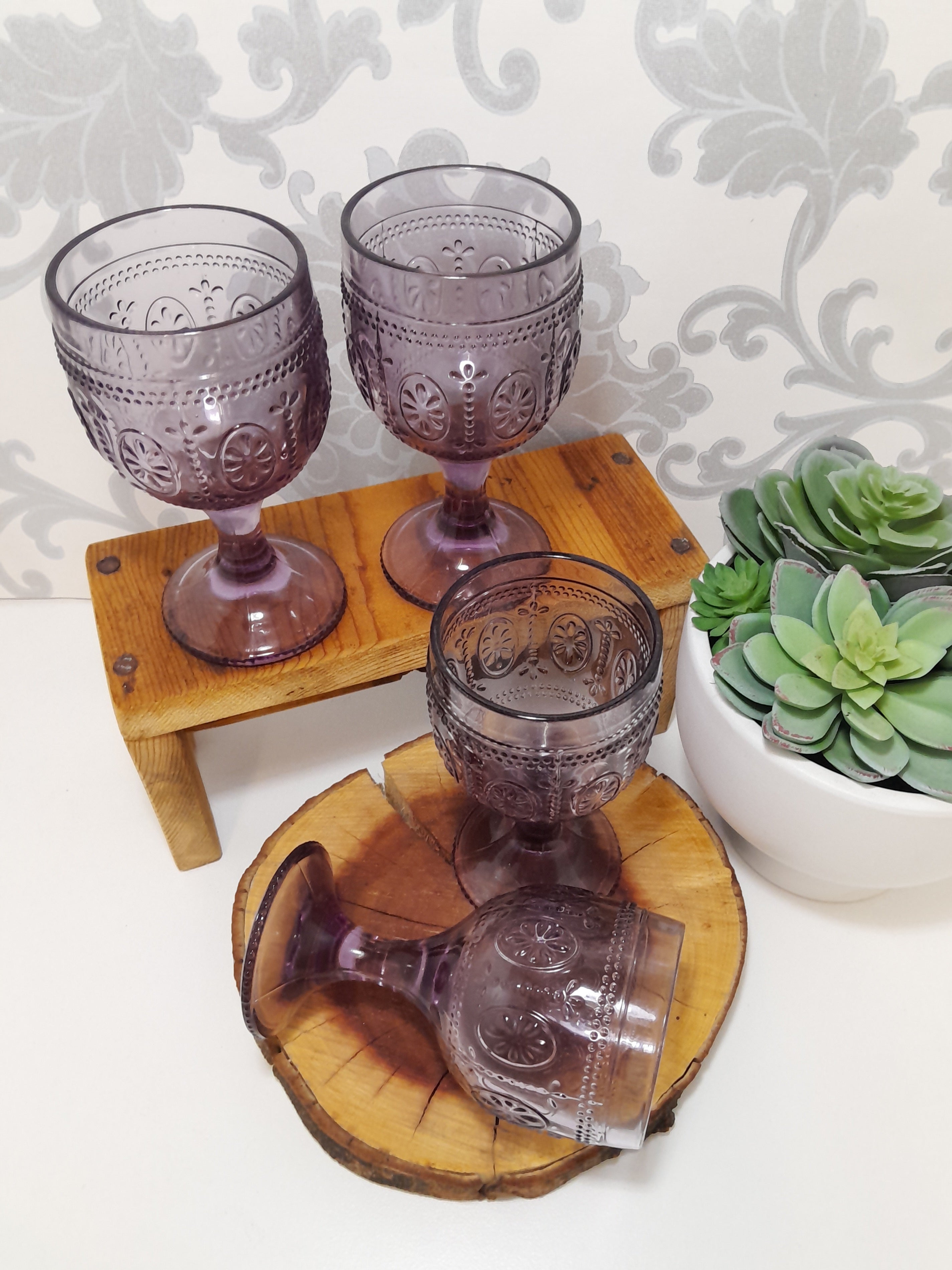 Contemporary Set Of 4 Purple Stemmed Wine Glasses