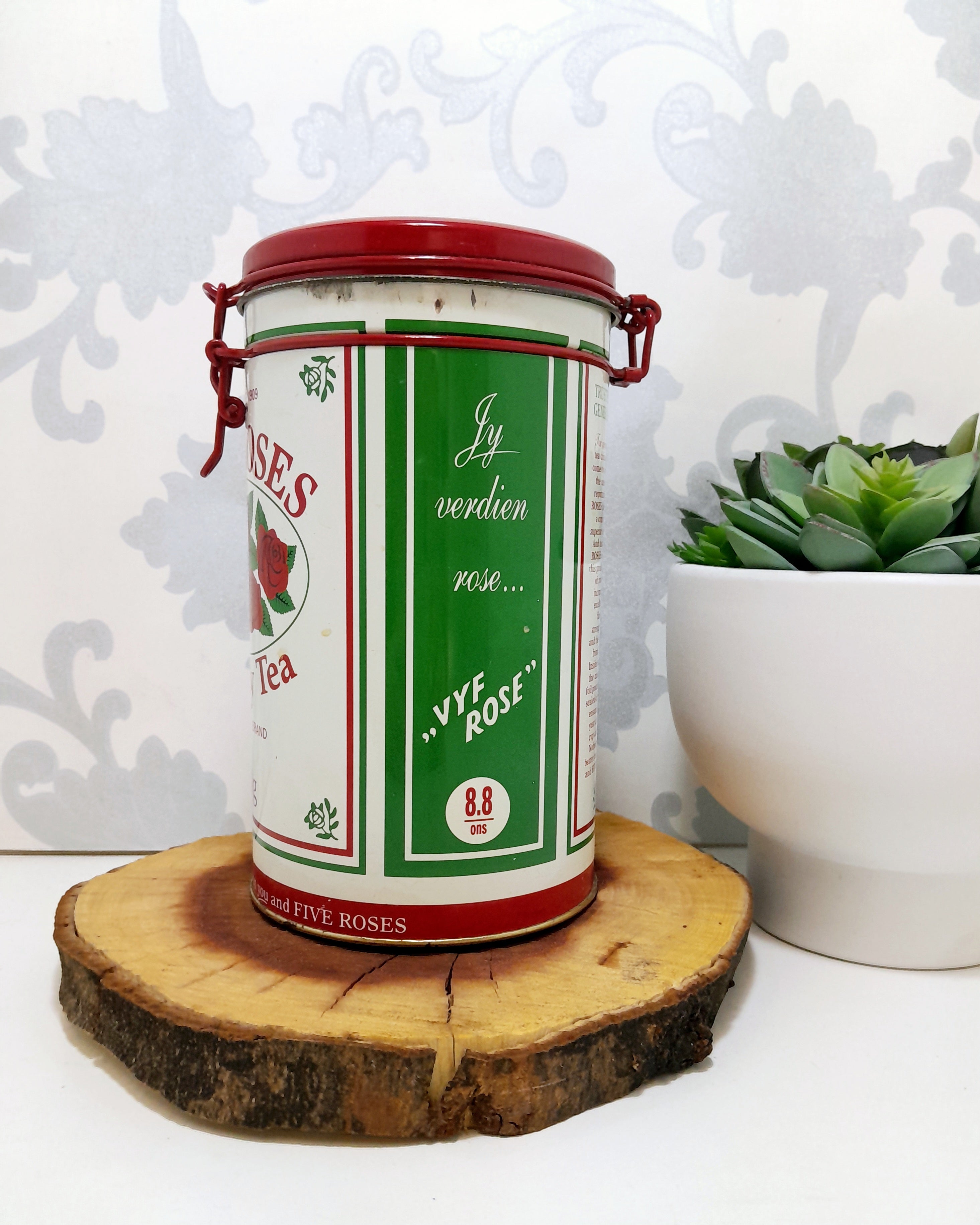 Beautiful & Collectable Vintage Five Roses Tea Tin