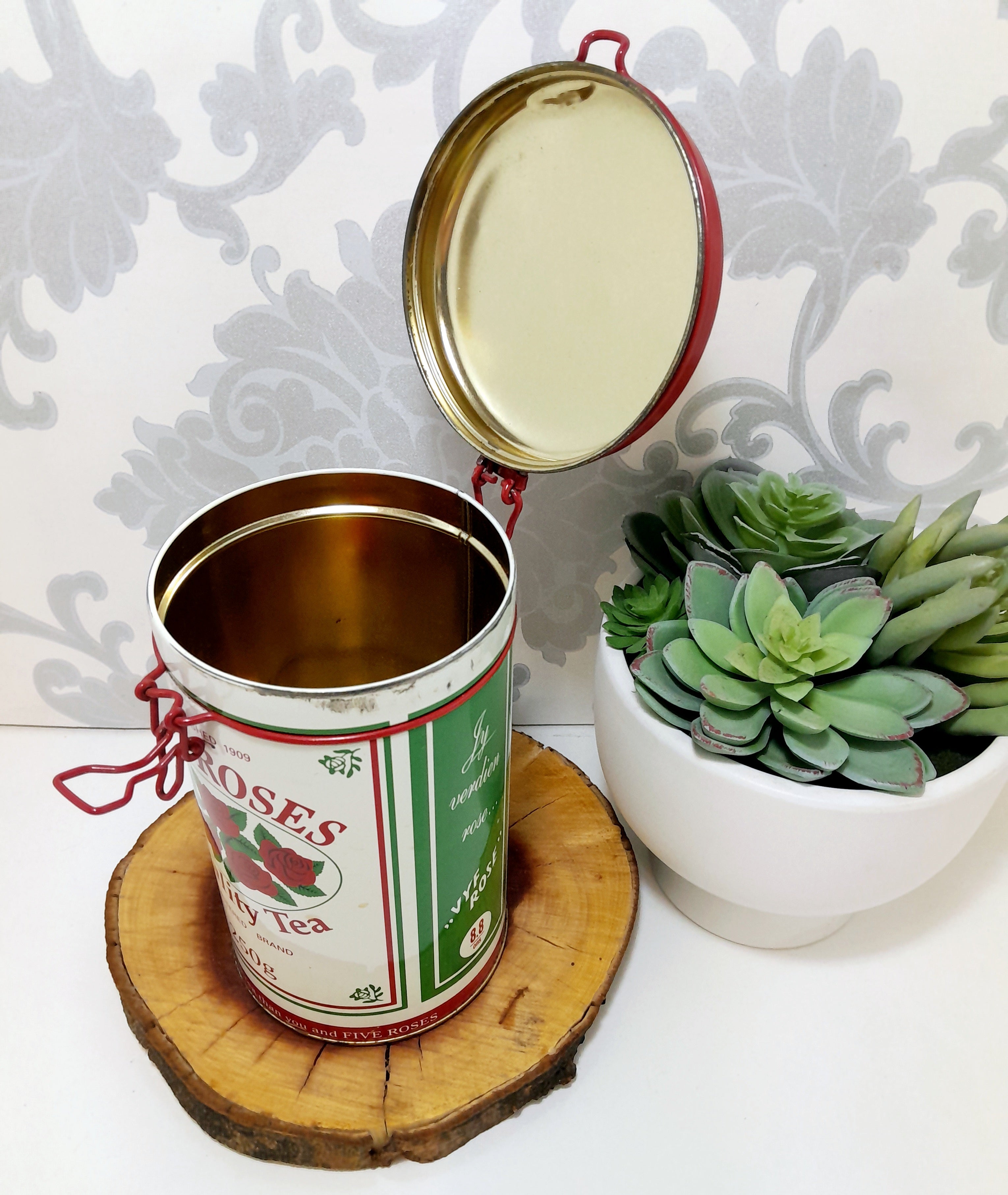 Beautiful & Collectable Vintage Five Roses Tea Tin