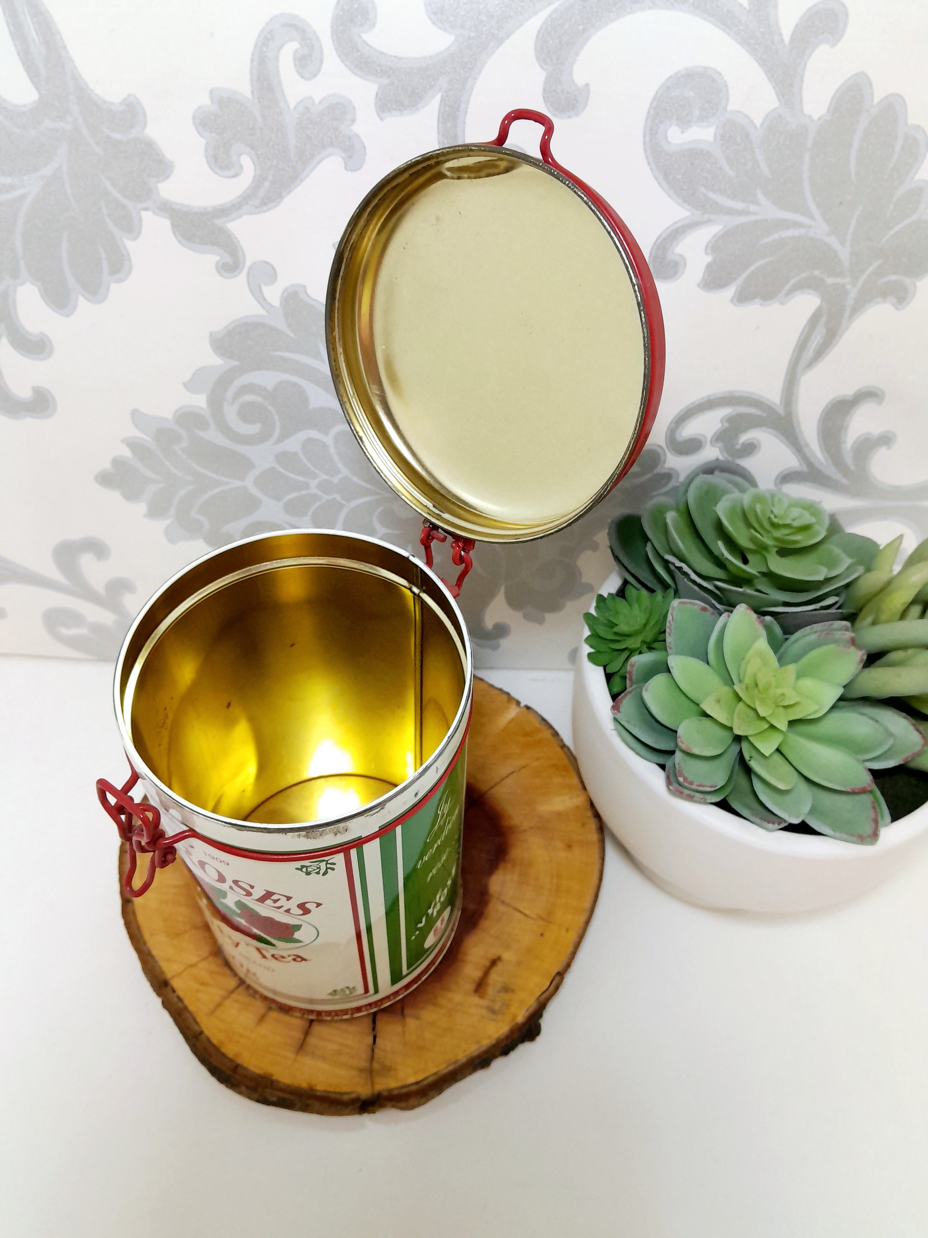 Beautiful & Collectable Vintage Five Roses Tea Tin
