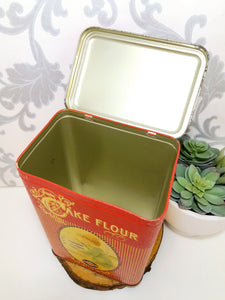 Beautiful & Collectable Vintage Snowflake Cake Flour Tin