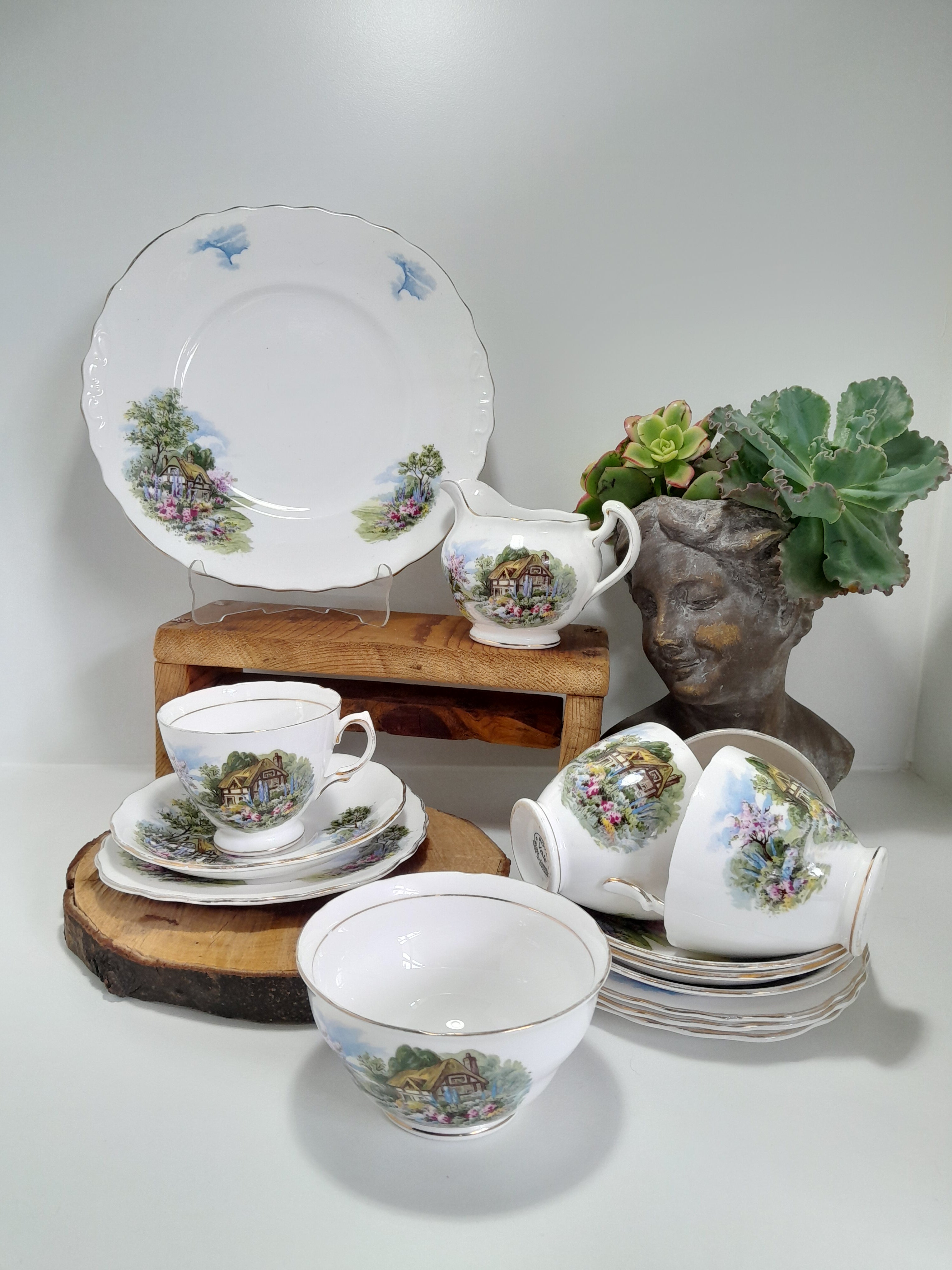 Vintage Royal Vale Bone China Tea Set – 15 Pieces