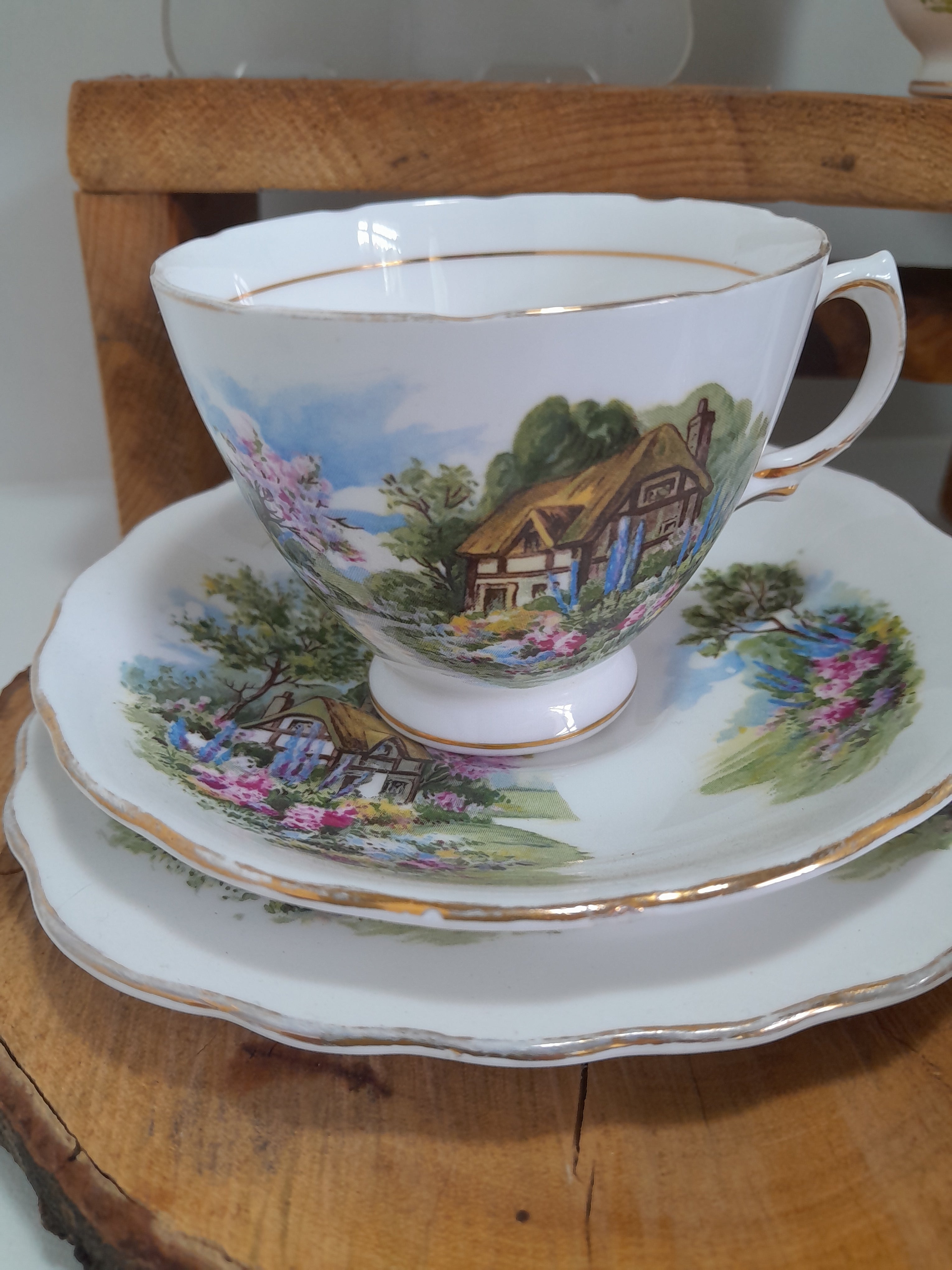 Vintage Royal Vale Bone China Tea Set – 15 Pieces