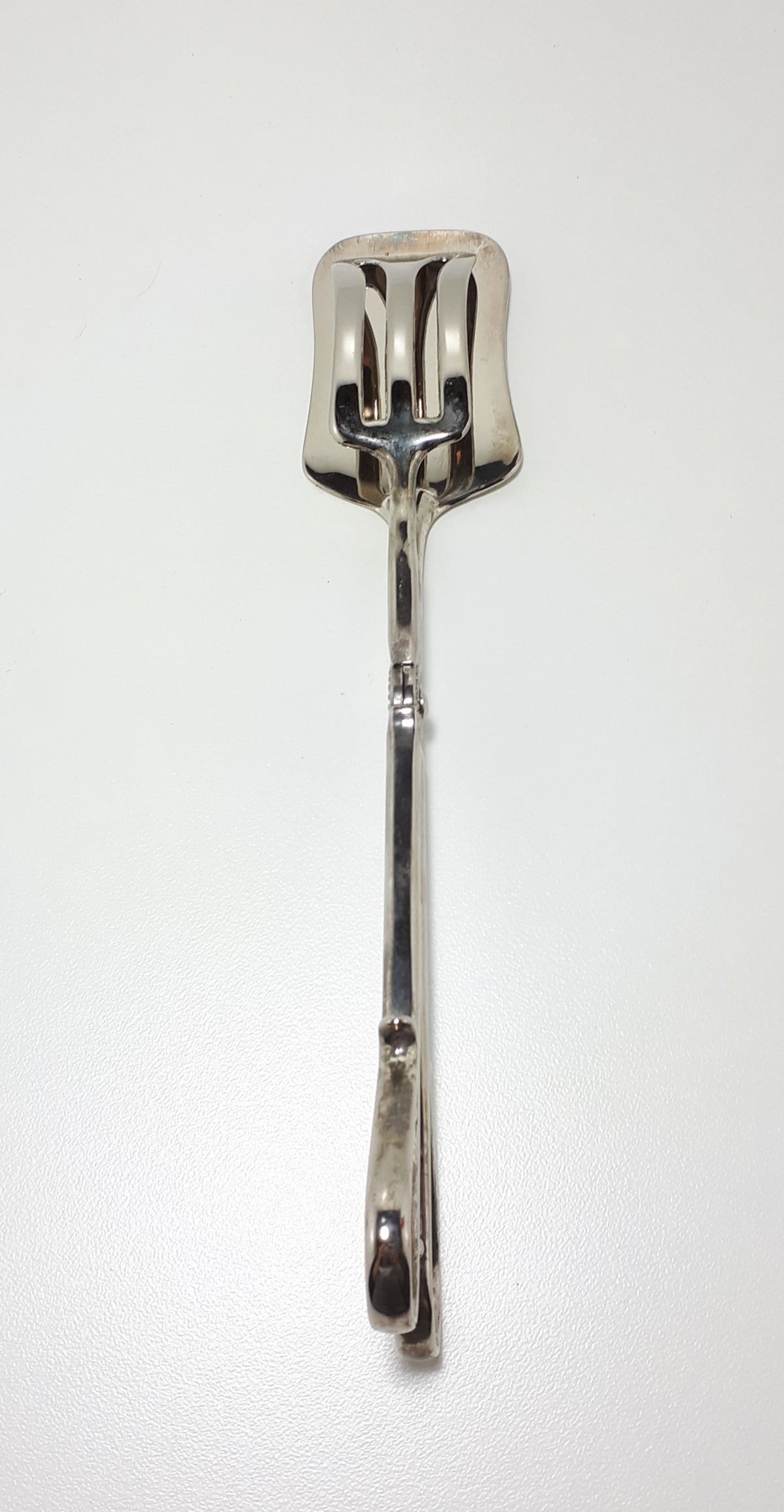 Vintage 1930-1940's Pair Of Silver Plated Pastry Or Salad Tongs
