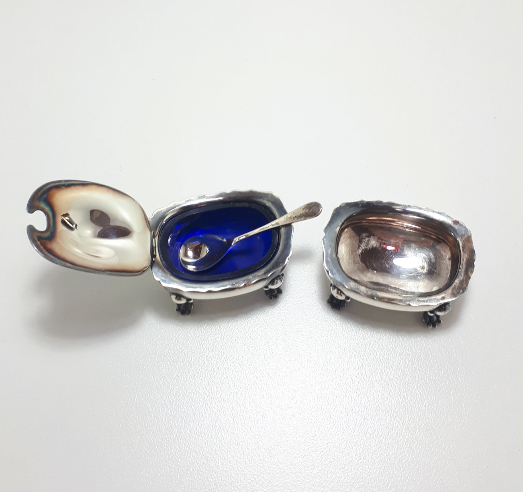 1960's Vintage Barker Ellis Silver Plated & Paw Footed Open Salt & Matching Mustard Pot With Removable Blue Liner & Mustard Spoon