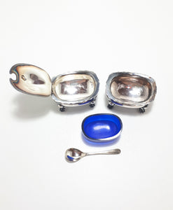 1960's Vintage Barker Ellis Silver Plated & Paw Footed Open Salt & Matching Mustard Pot With Removable Blue Liner & Mustard Spoon