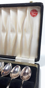 Antique Set Of 12 Yeoman Silver Plated Apostle Spoons in Original Presentation Case