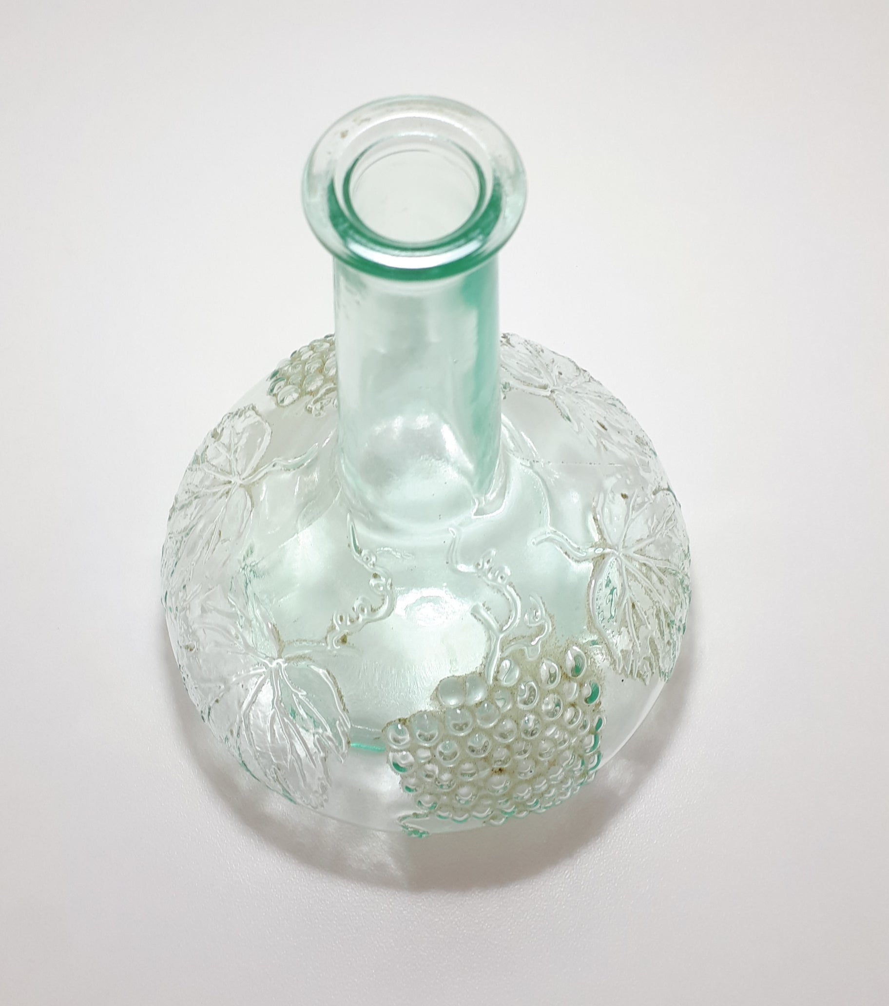 Glass Wine, Port Or Sherry Decanter With Embossed Grape & Leaf Decoration