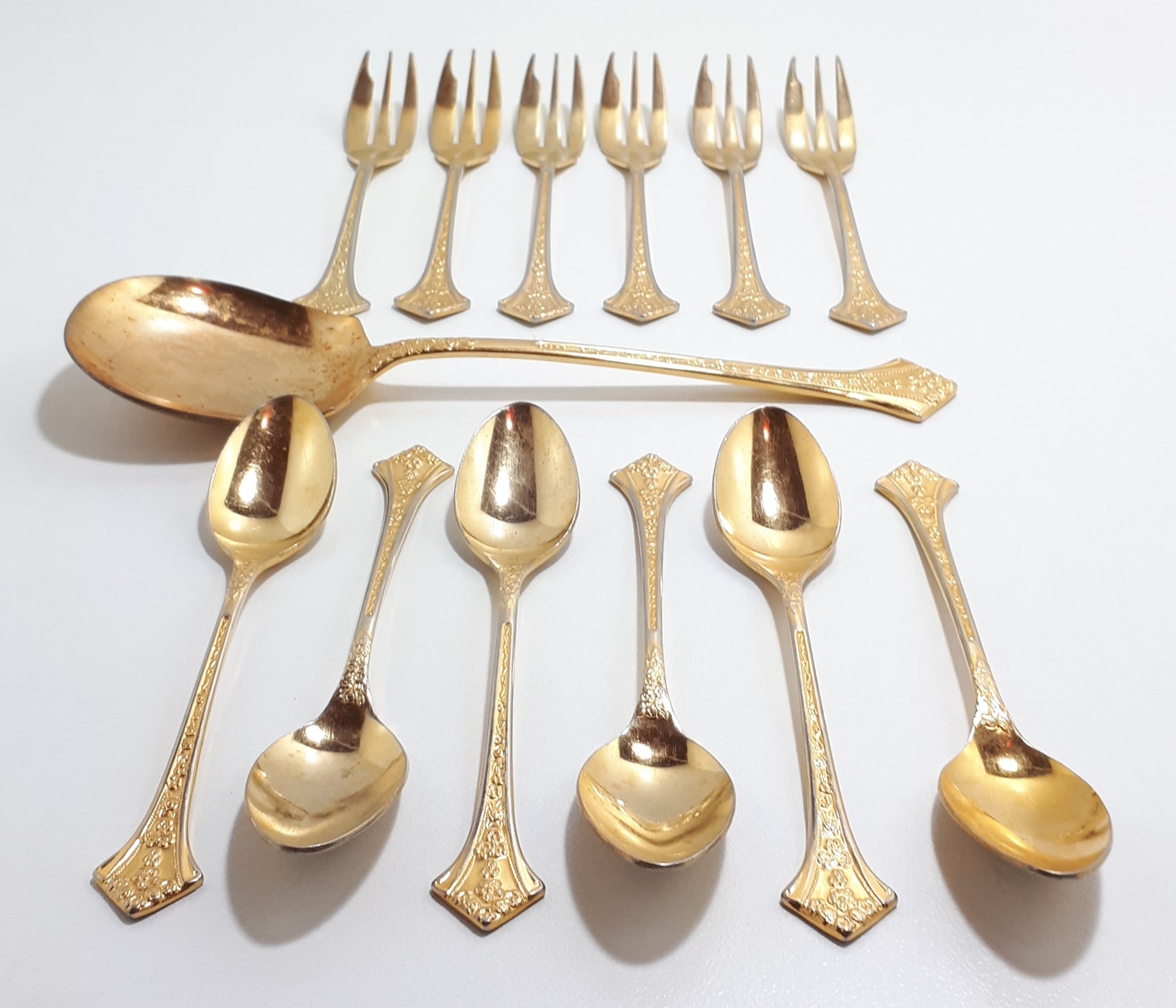 13 Piece Vintage (24 Carat Gold Plated) Eetrite Cake/Pastry Set - Fleur Handle Design