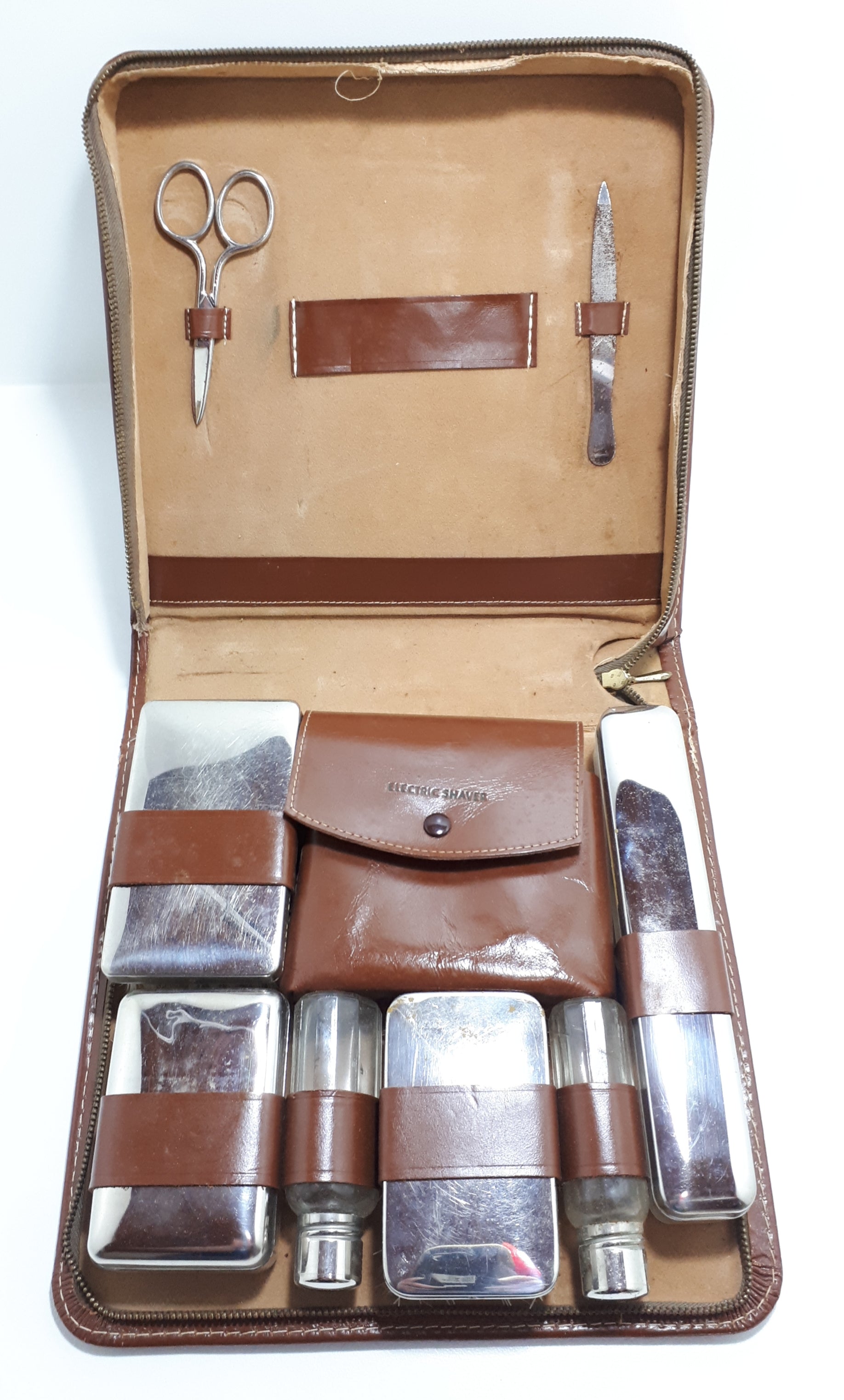 Vintage 1950's Gentleman's Travel Grooming Kit In Leatherette Zippered Case