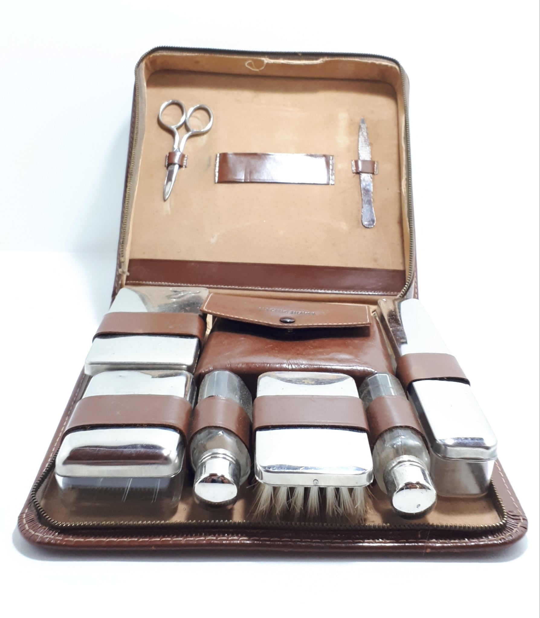 Vintage 1950's Gentleman's Travel Grooming Kit In Leatherette Zippered Case