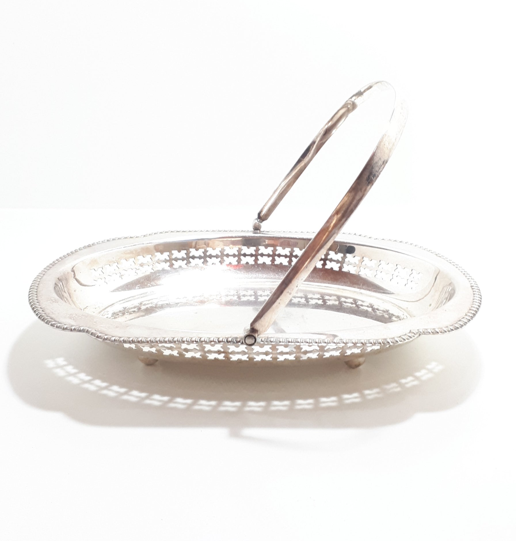 Silver Plated Vintage Arnold E. Williams & Sons (Fallstaff Plate), Birmingham, Display Dish With Ball Feet & Handle