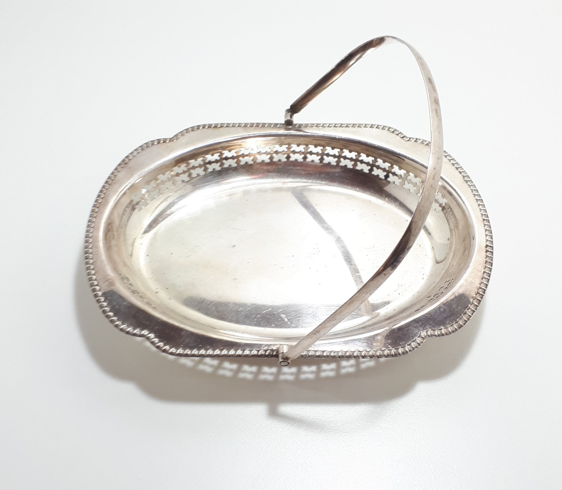 Silver Plated Vintage Arnold E. Williams & Sons (Fallstaff Plate), Birmingham, Display Dish With Ball Feet & Handle