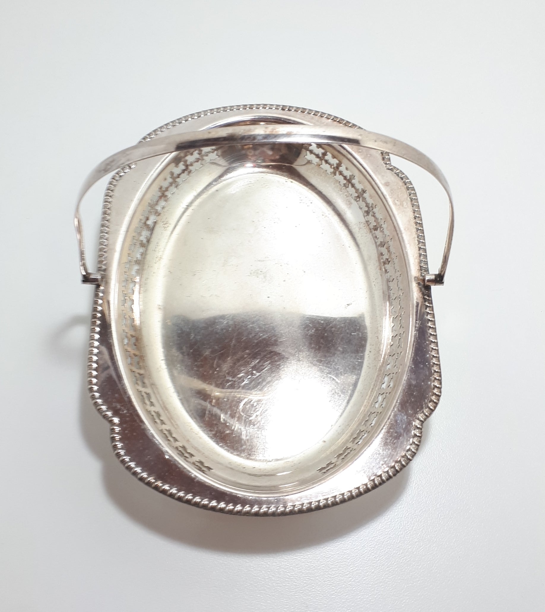 Silver Plated Vintage Arnold E. Williams & Sons (Fallstaff Plate), Birmingham, Display Dish With Ball Feet & Handle