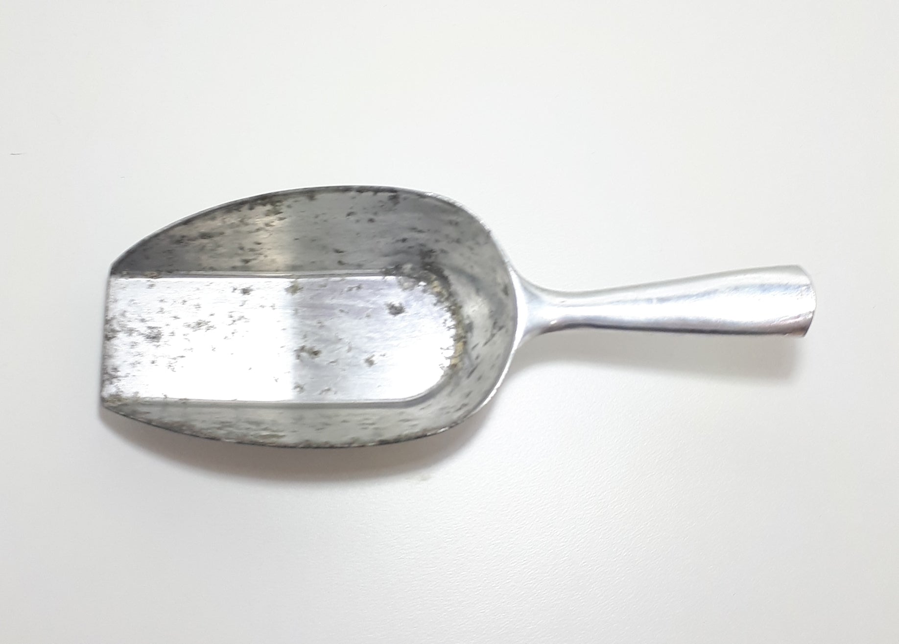 German Wilesco Cast Aluminium Metal Scoop