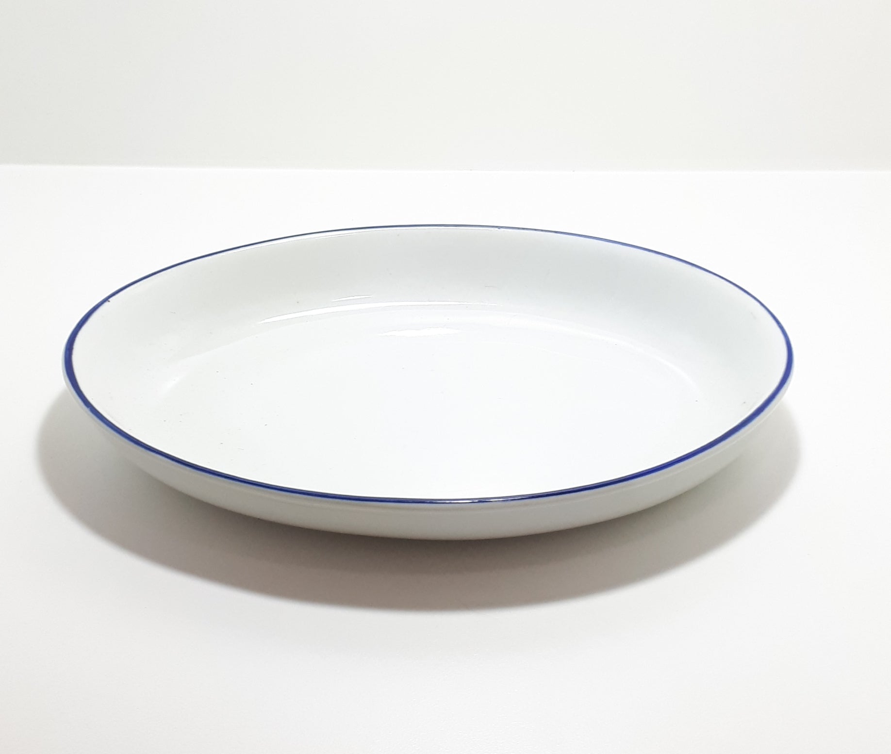 Weida (Chaozhou) Oval Shaped Ceramic Bakeware Dish With Cobalt Blue Trim