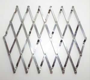 Expandable Stainless Steel Kitchen Trivet (Pot Or Dish Rest)