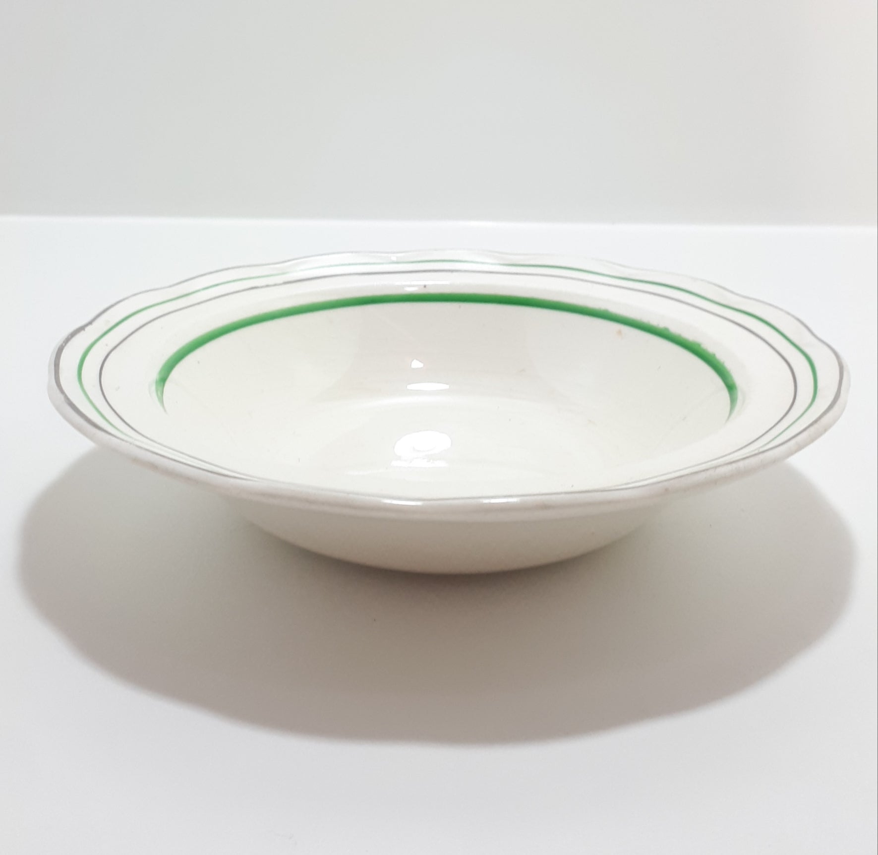 Vintage (1936-1954) W.H. Grindley & Co., Tunstall, Dessert Bowl - Deco Ware Creampetal - Bolton Pattern