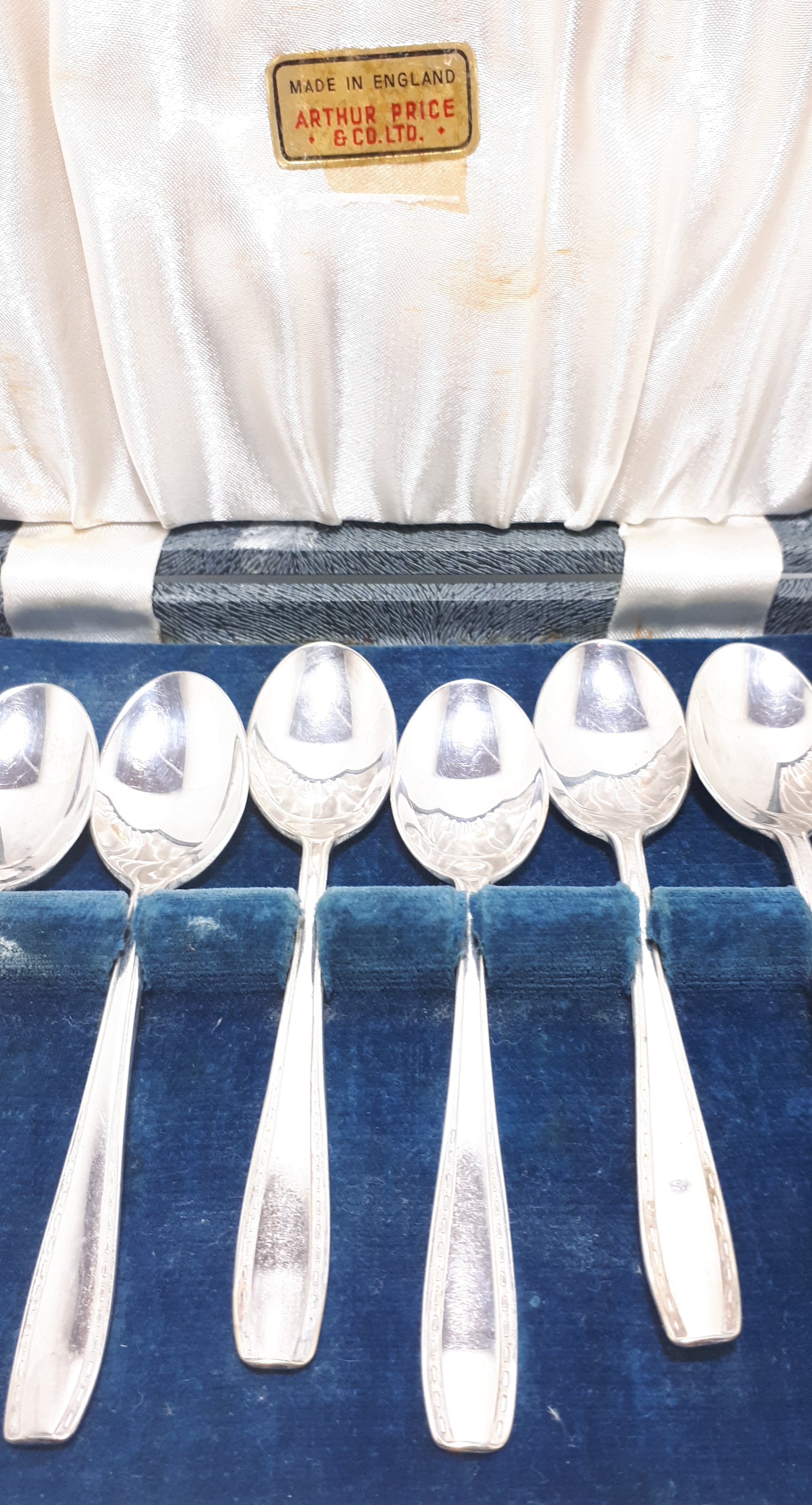 Set of 6 Silver Plated Coffee Spoons with Arthur Price, Sheffield Case – Feather Edge Handles
