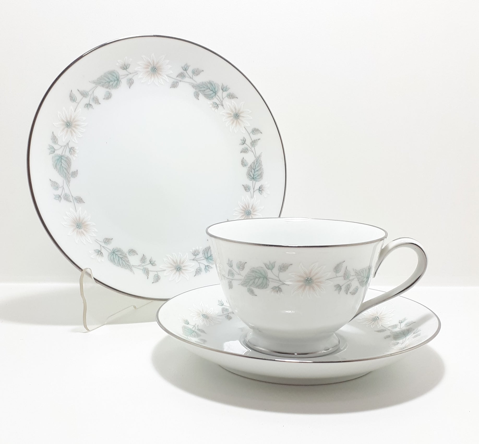 Fine Porcelain Noritake Tea Trio – Wellesley Pattern 6214